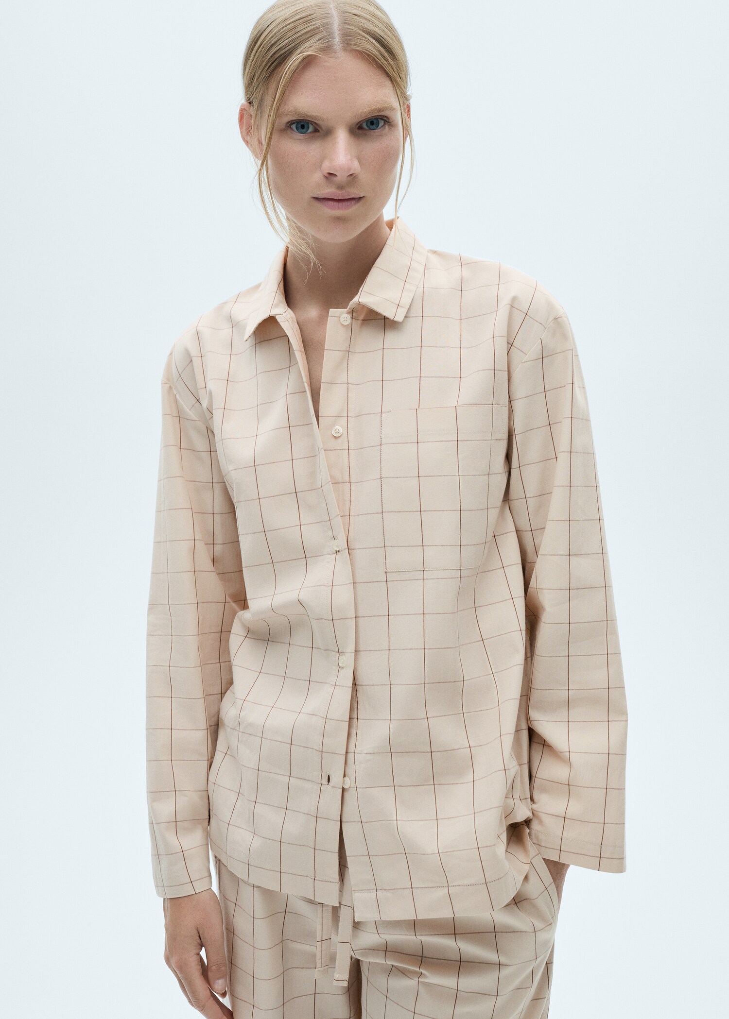 Pyjama deux pièces carreaux - Plan moyen