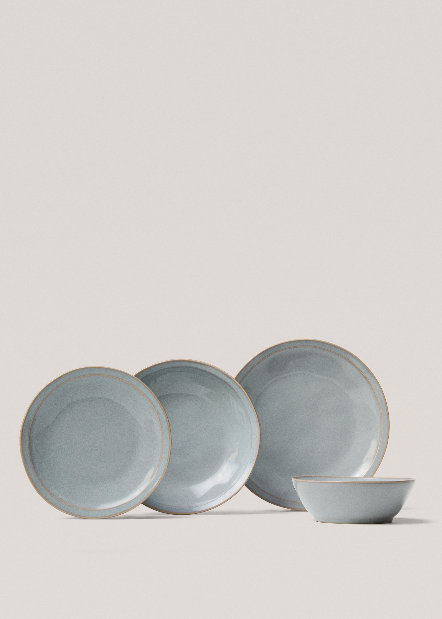 Aged double-edged stoneware deep plate - Details of the article 3