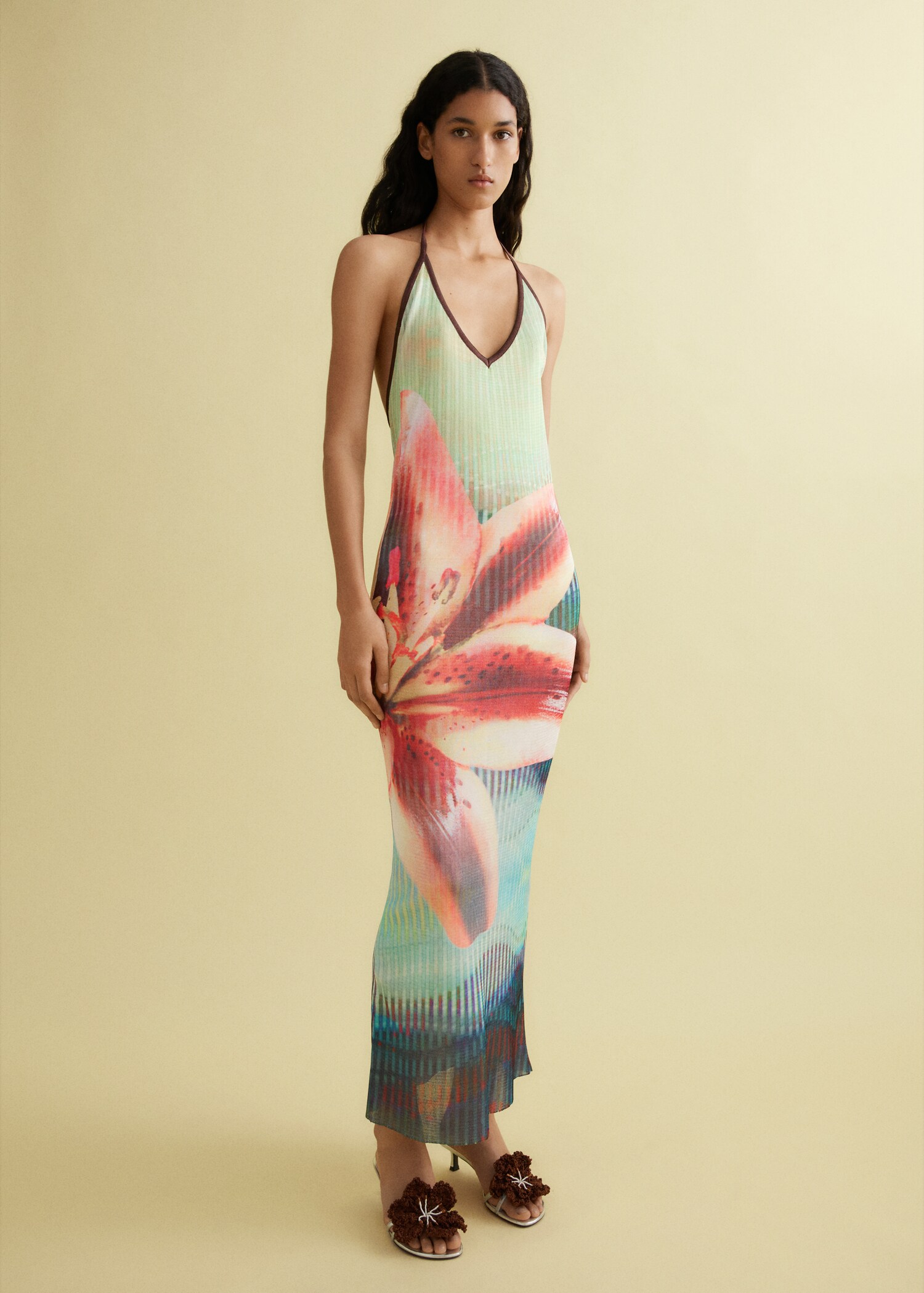 Printed halter-neck dress - Details of the article 1