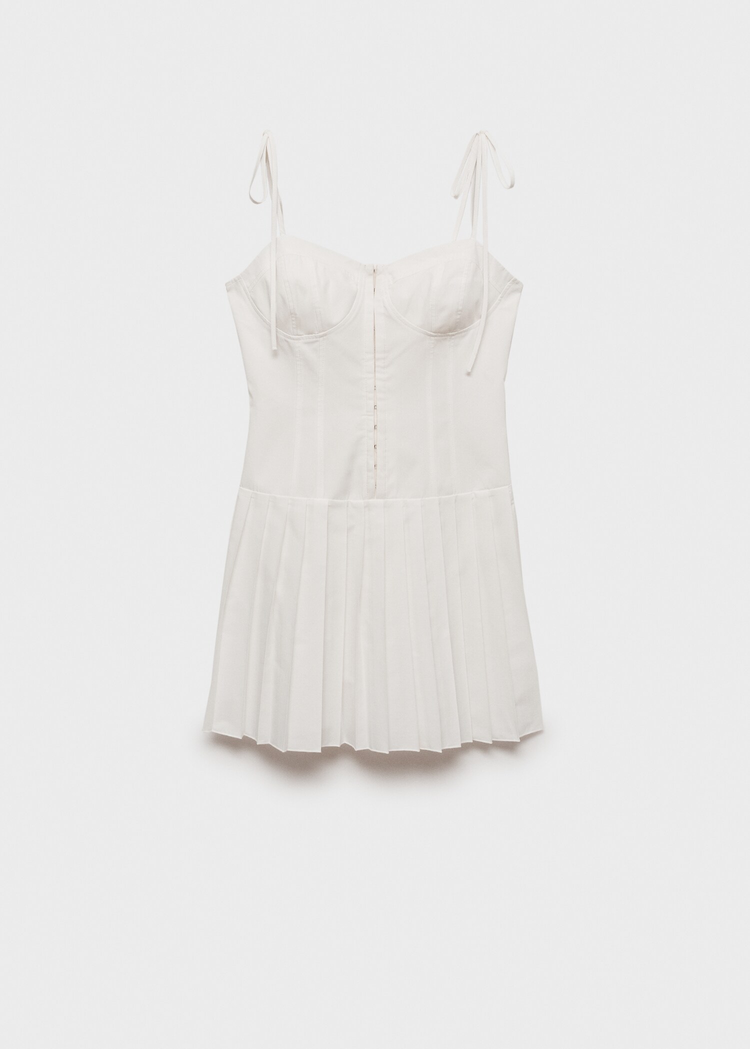 Robe courte plissée - Article sans modèle