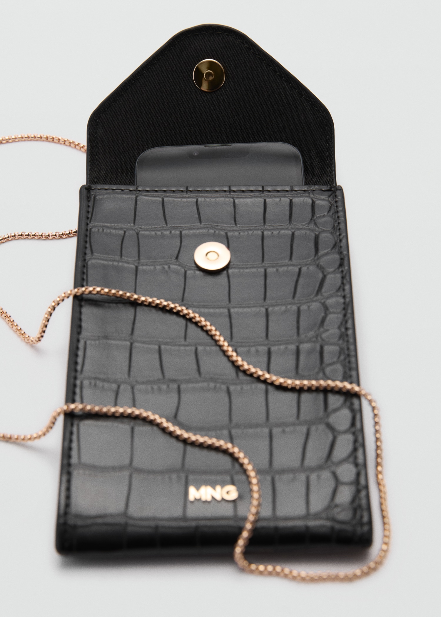 Crocodile-effect cell phone case - Details of the article 1