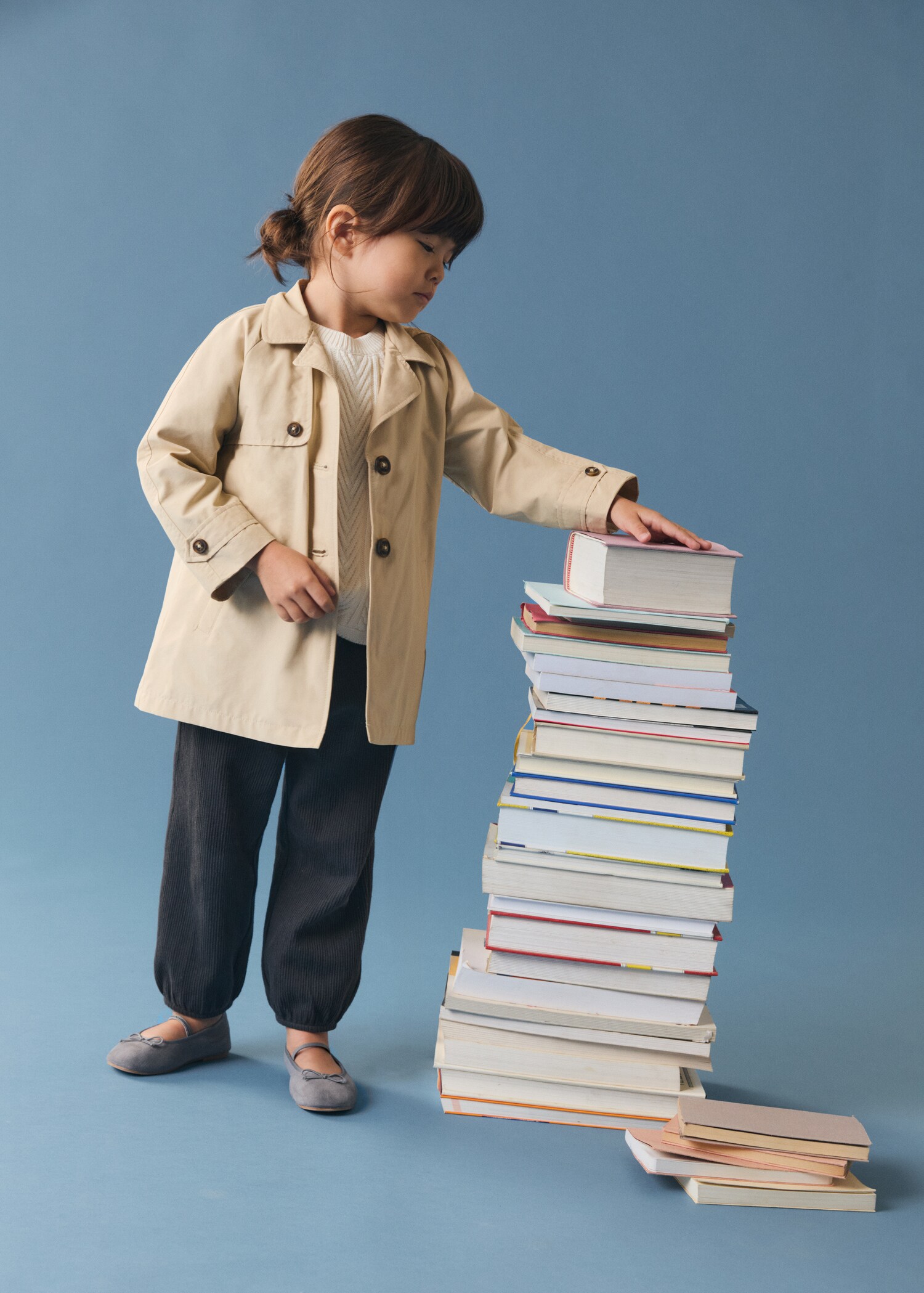 Classic trench coat with belt - Details of the article 5