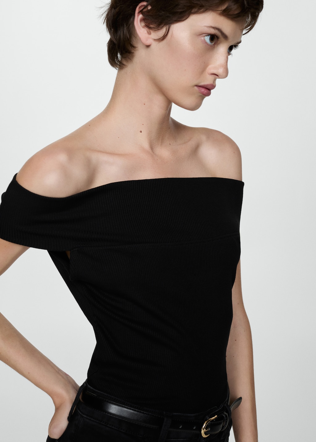 Off the shoulder top australia discount