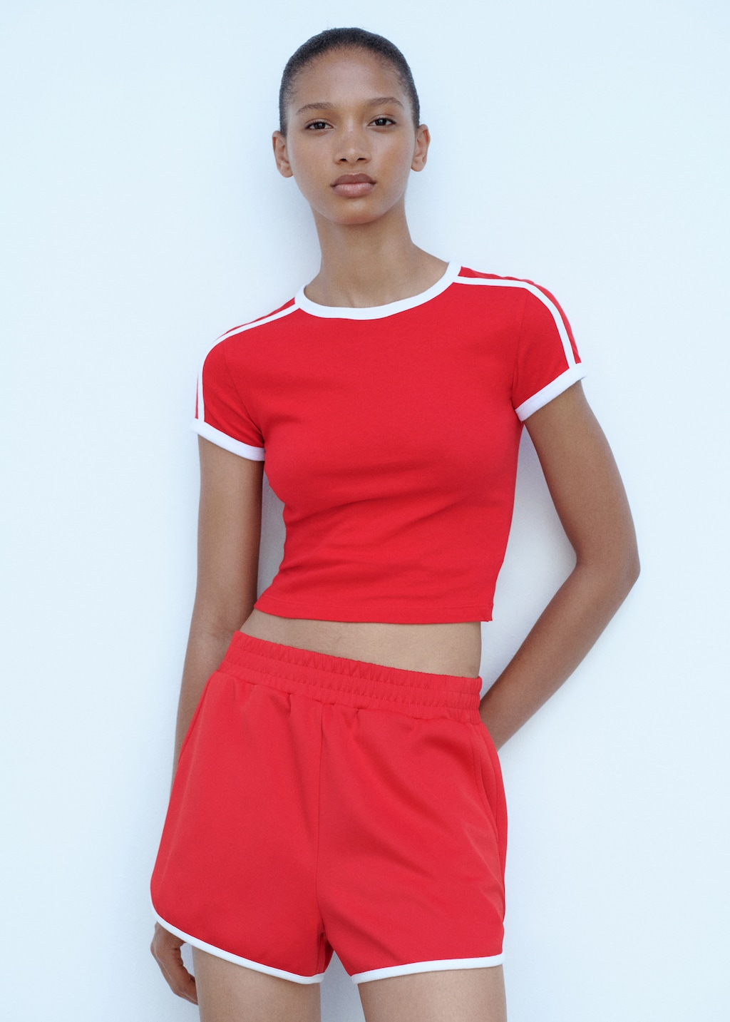 Mango Gerade Shorts mit Kontrastabschlüssen