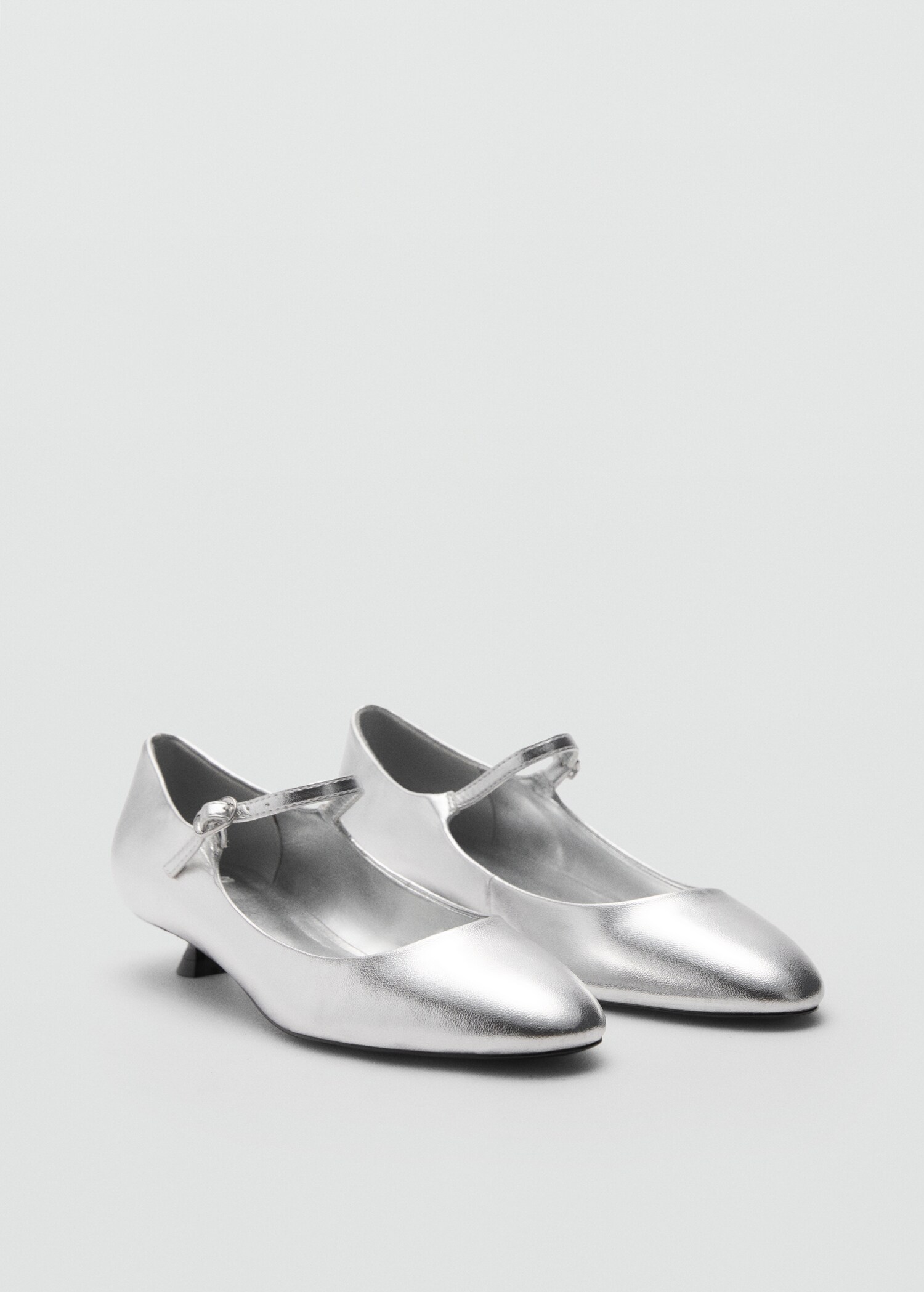 Kitten-heel shoes with buckle - Medium plane