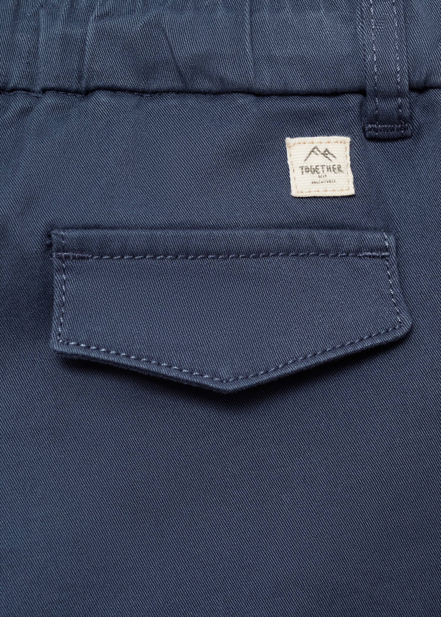 Elastic waist trousers - Details of the article 0