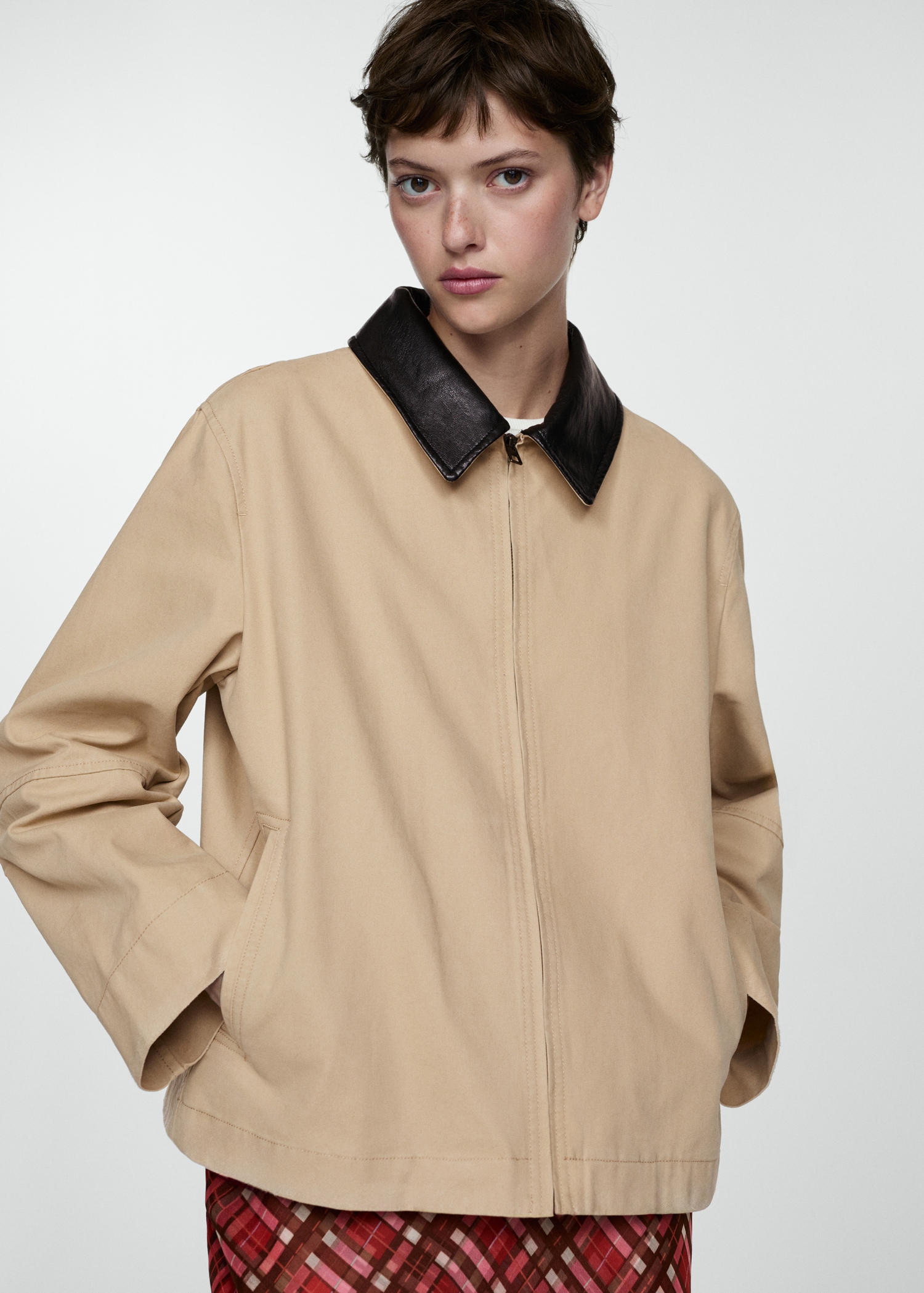 Parka with contrasting collar - Medium plane