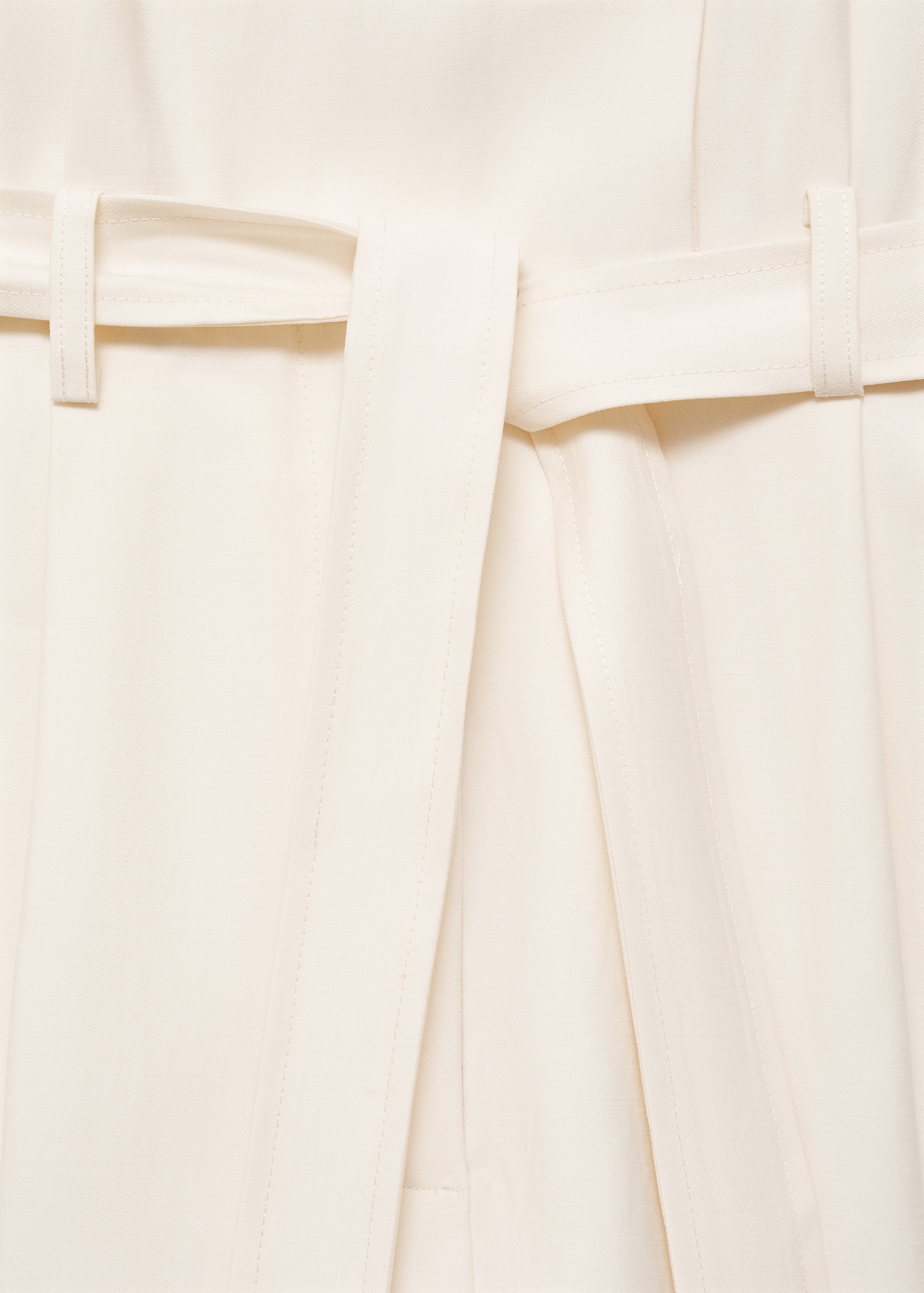 Short jumpsuit with tortoiseshell buttons - Details of the article 0