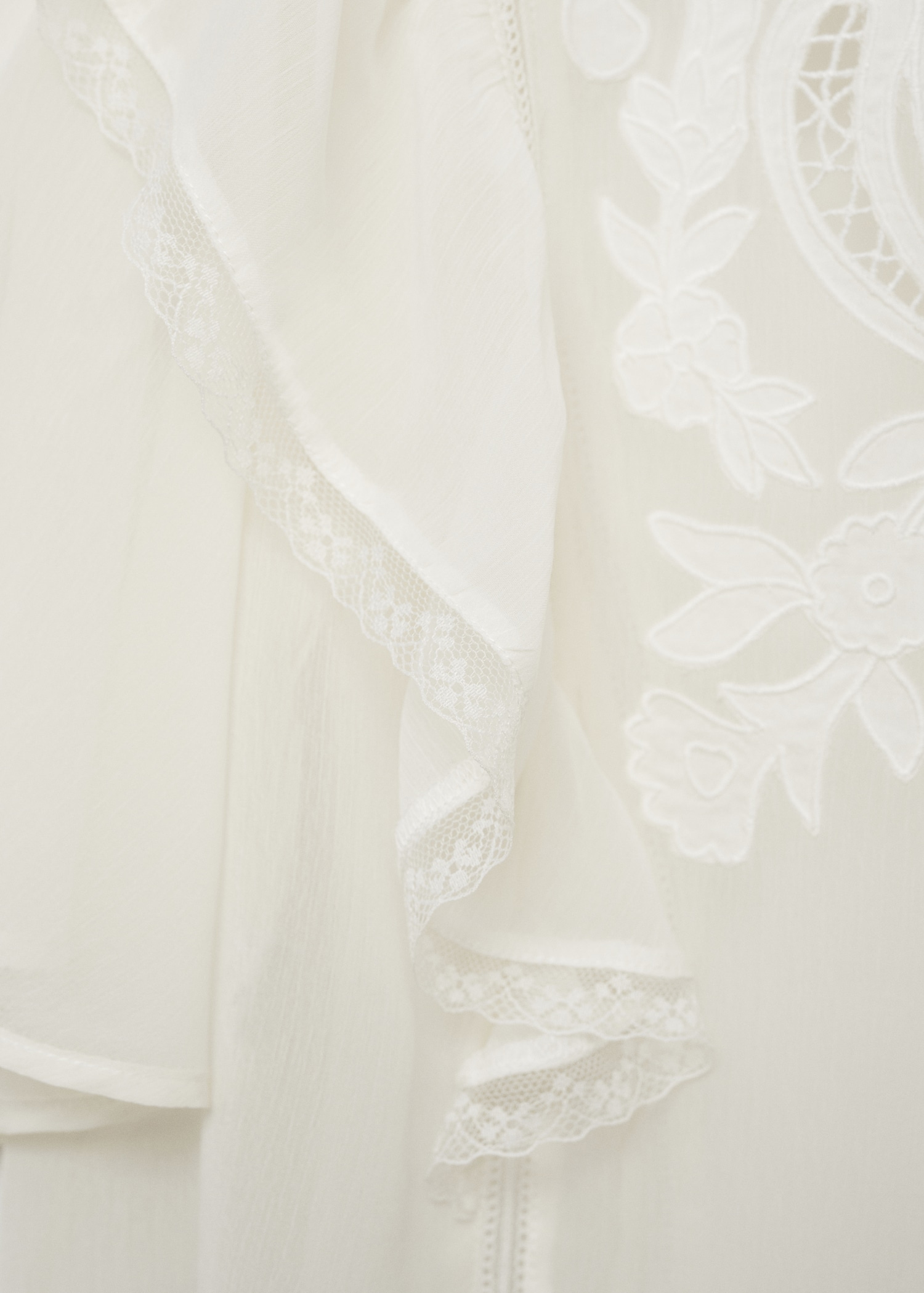 Fluid blouse with embroidered details - Details of the article 8