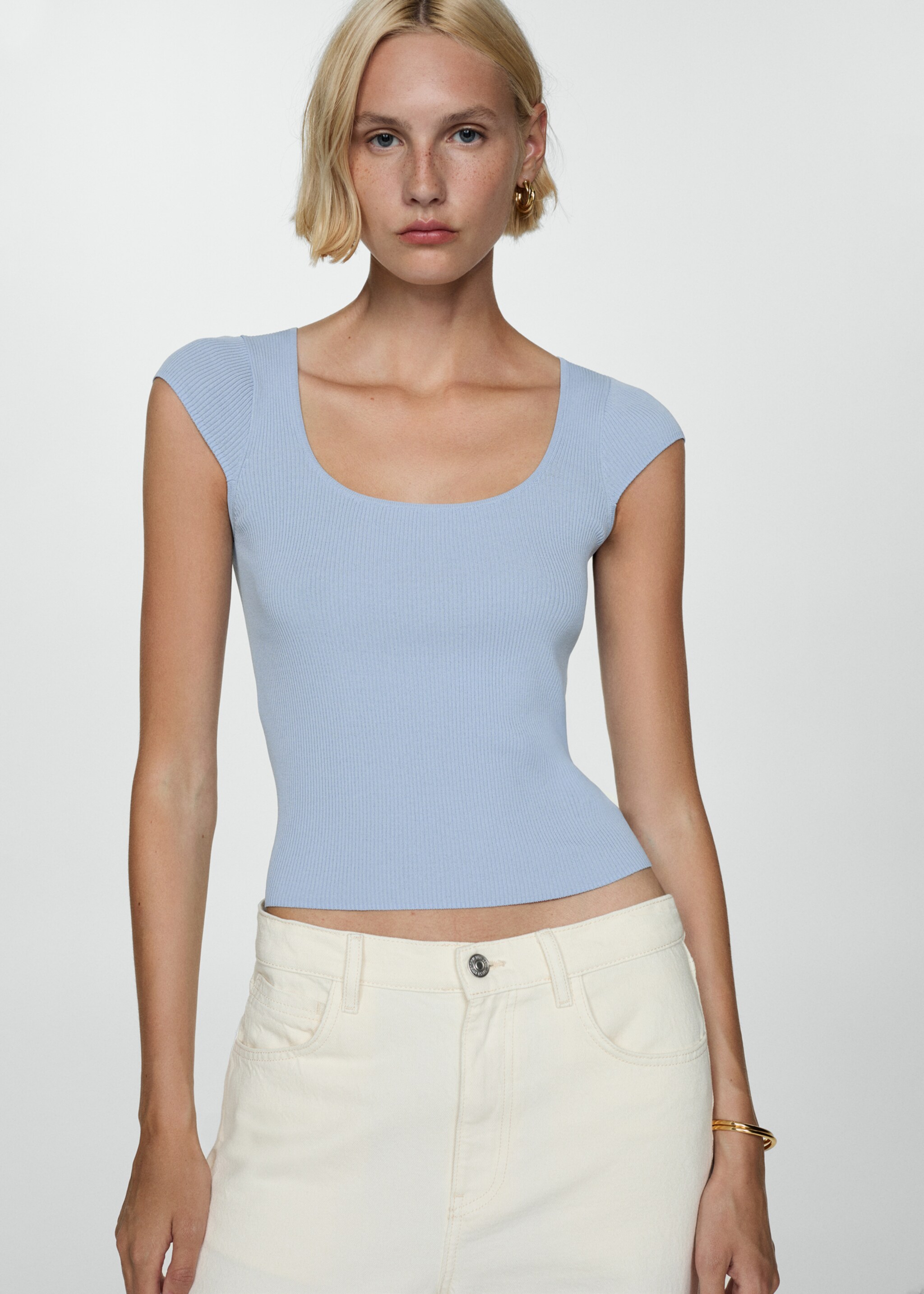 Fine ribbed knit top - Средний план