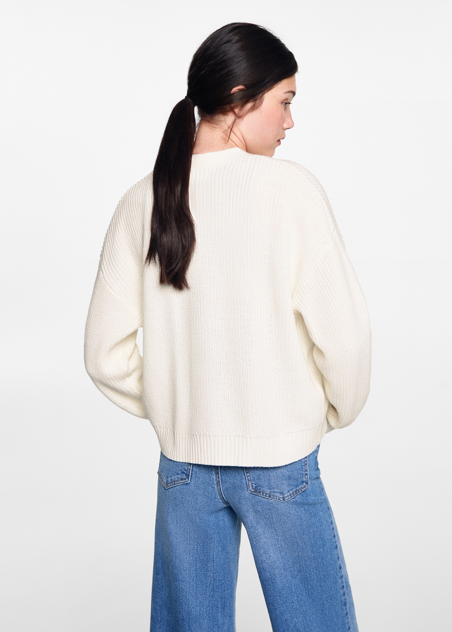 Strickjacke mit Knöpfen - Rückseite des Artikels