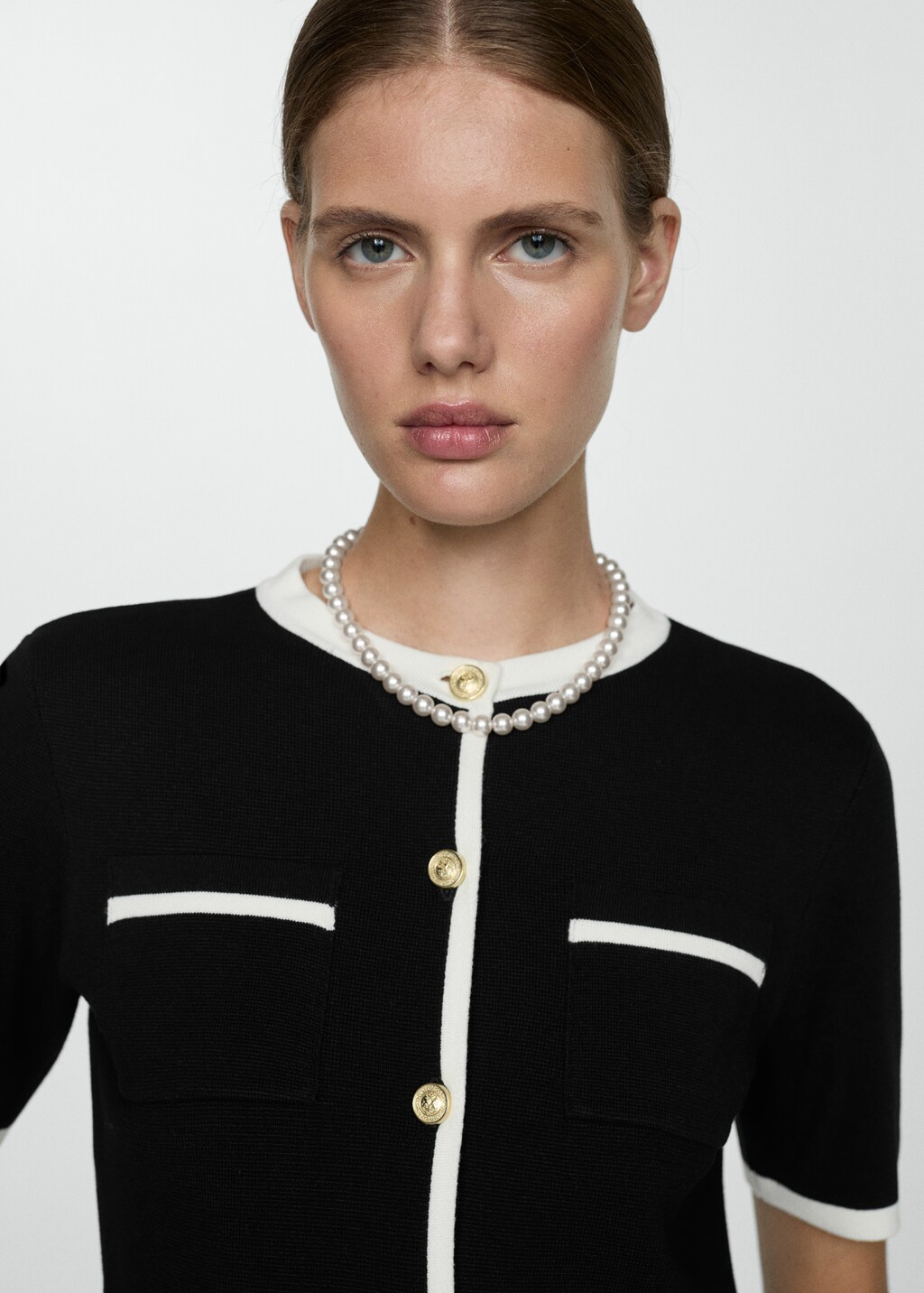 Short sleeved Cardigan With Contrasting Trims Woman MANGO India short-sleeved-cardigan-with-contrasting-trims-woman-mango-india