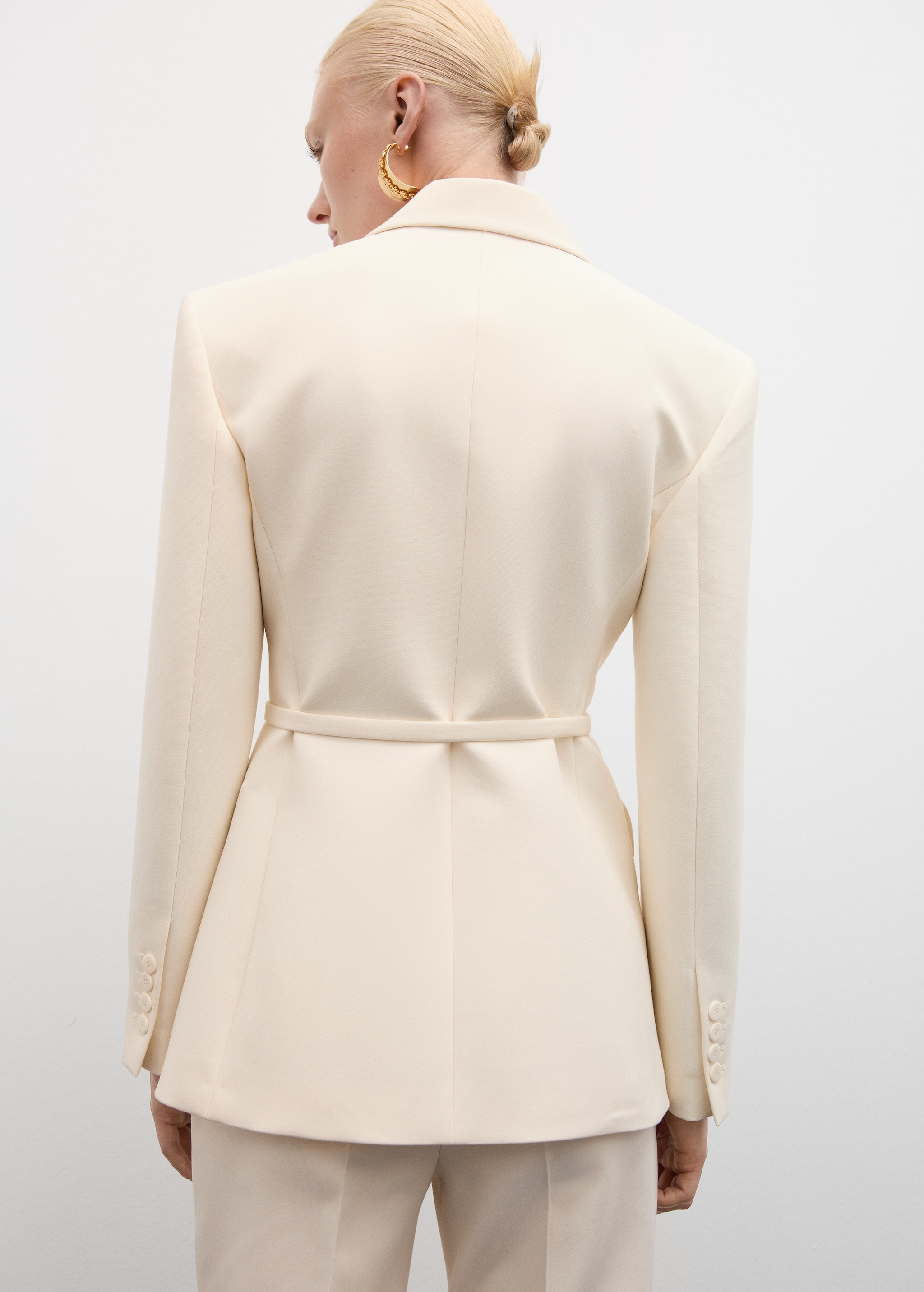 Suit jacket with belt1