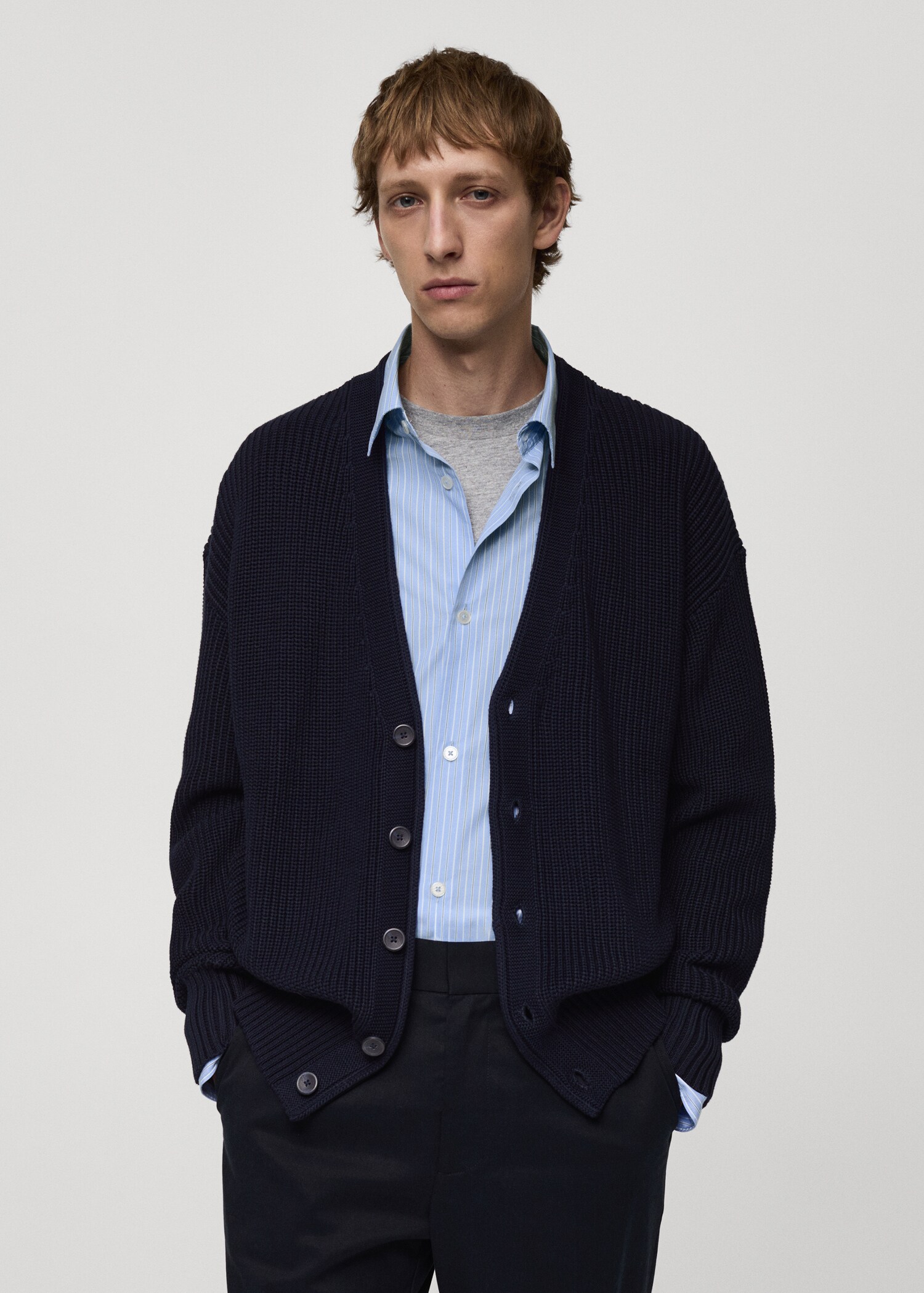 Chunky ribbed cardigan with buttons - Medium plane