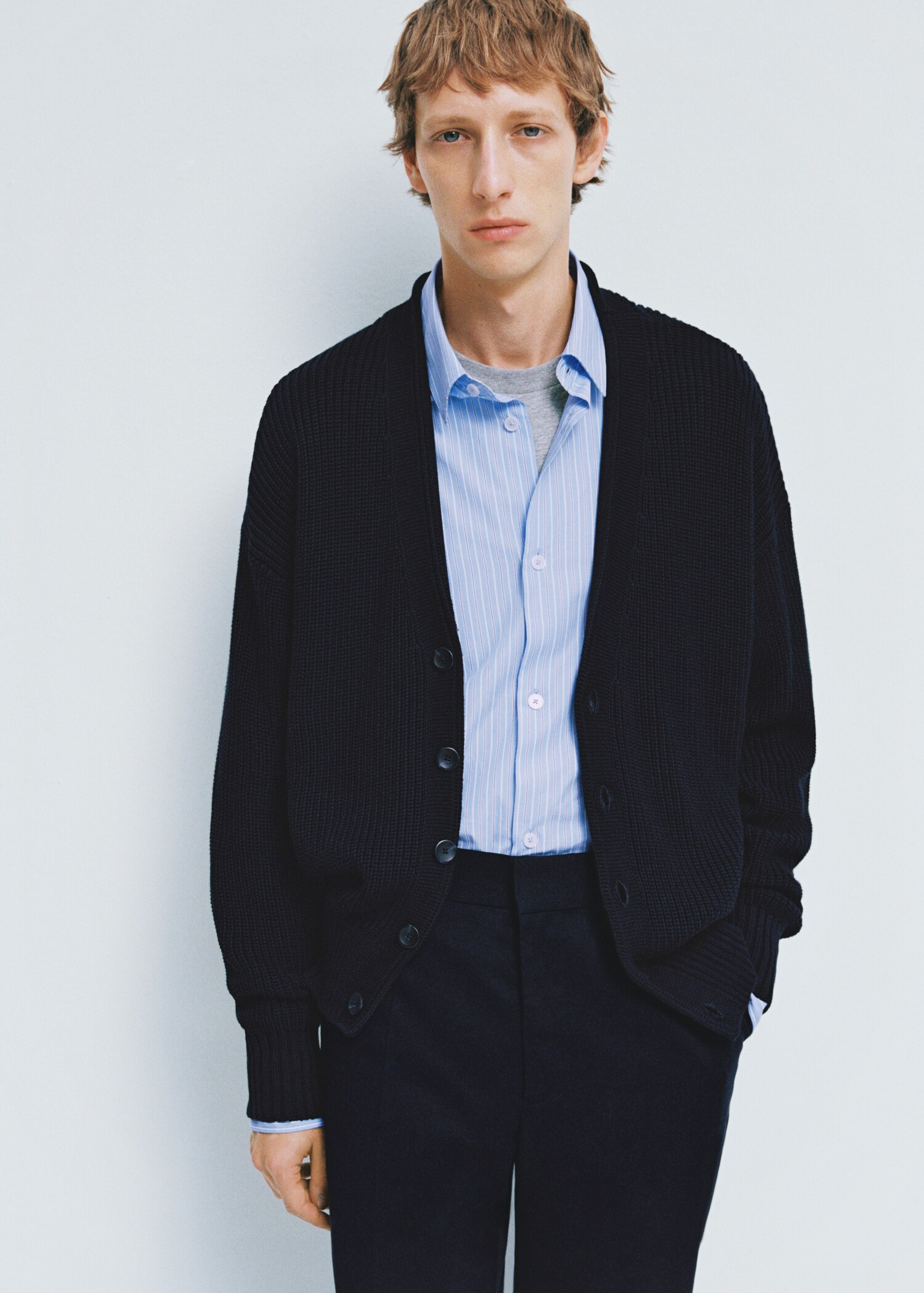 Chunky ribbed cardigan with buttons - Details of the article 3