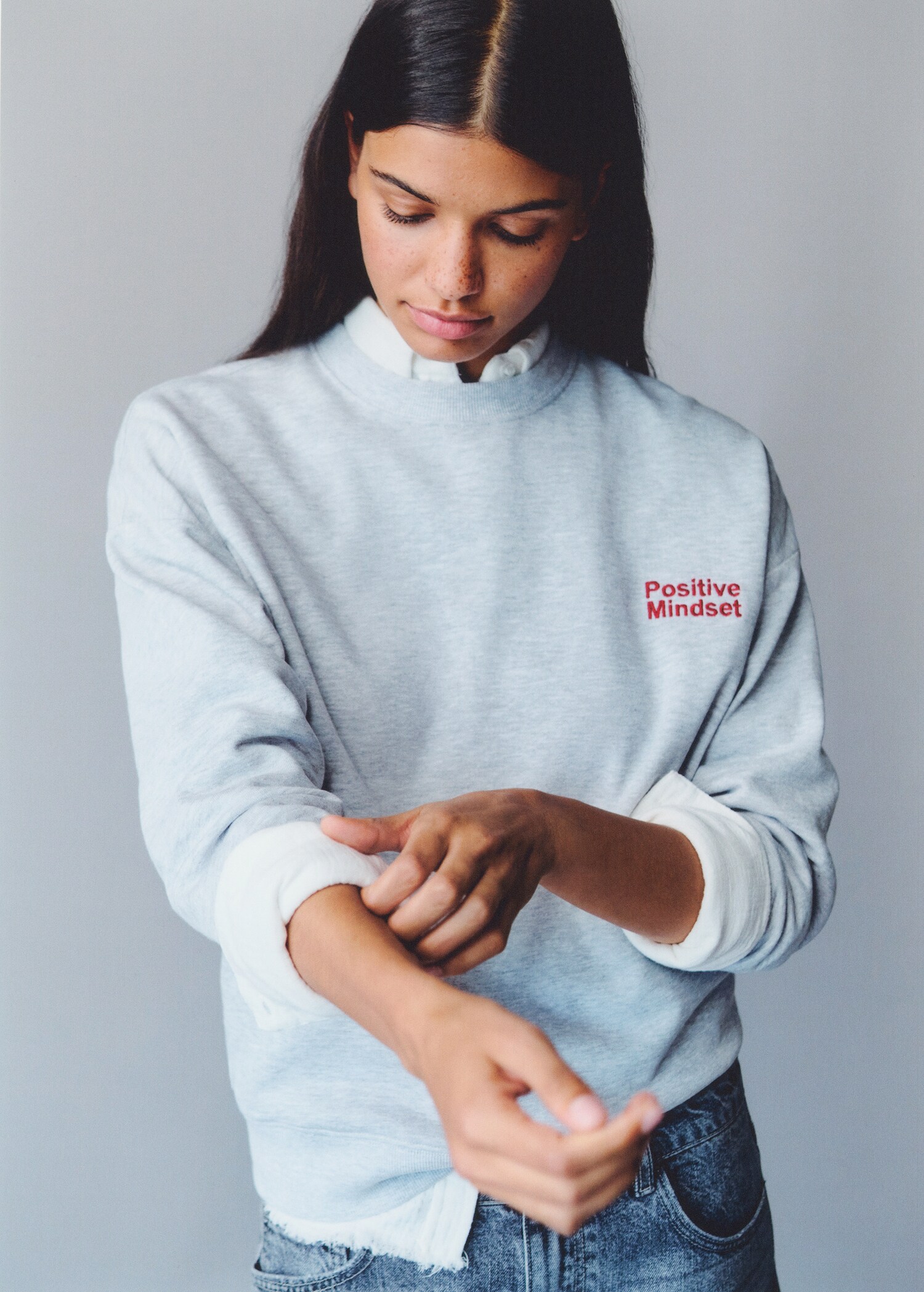 Embroidered detail cotton sweatshirt - Details of the article 5