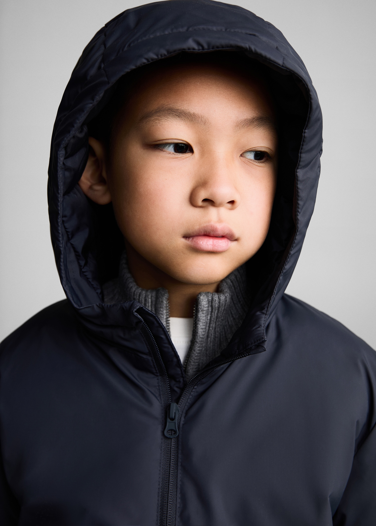 Hooded water-repellent quilted jacket - Details of the article 4