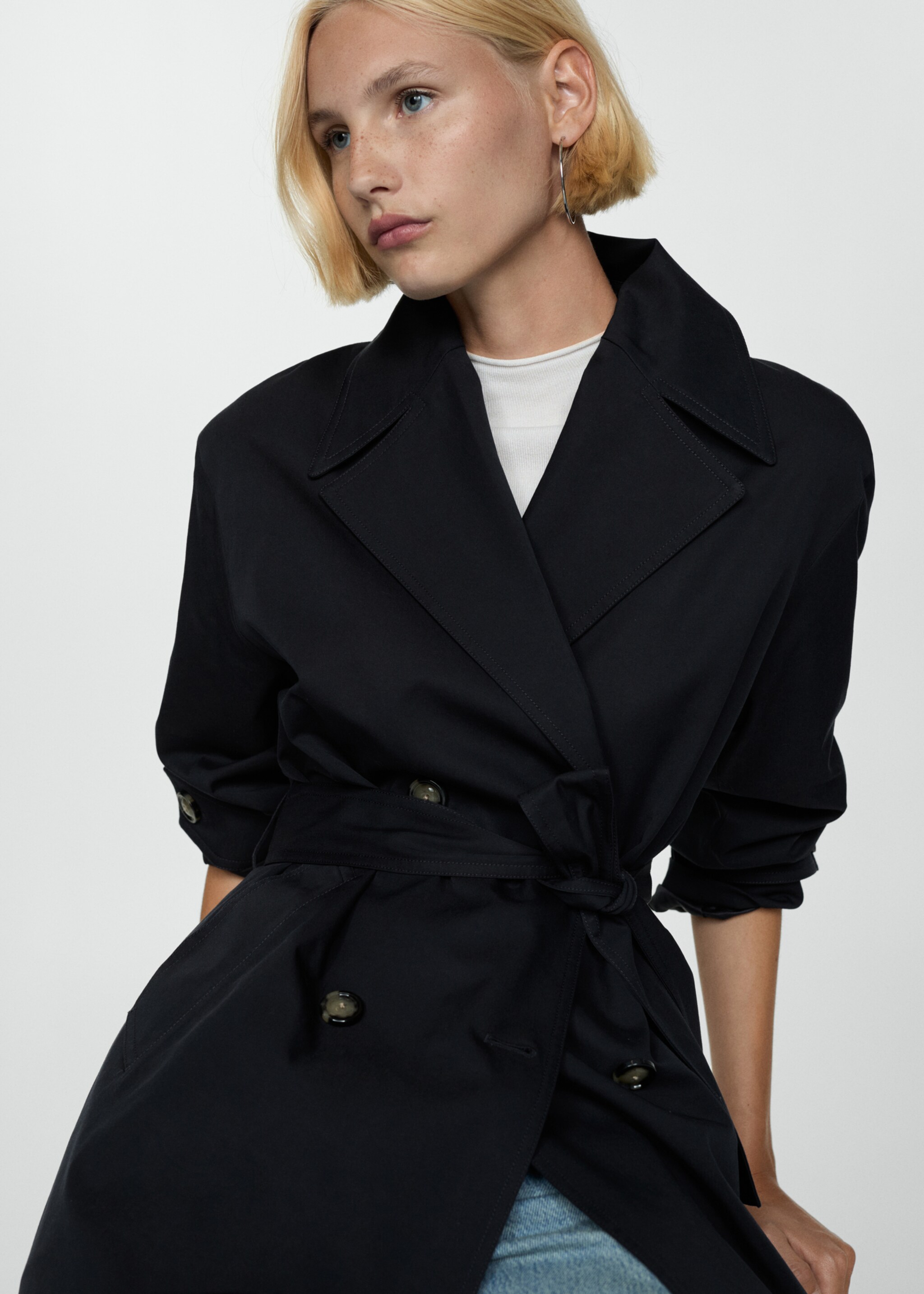 Long double-breasted trench coat - Details of the article 2