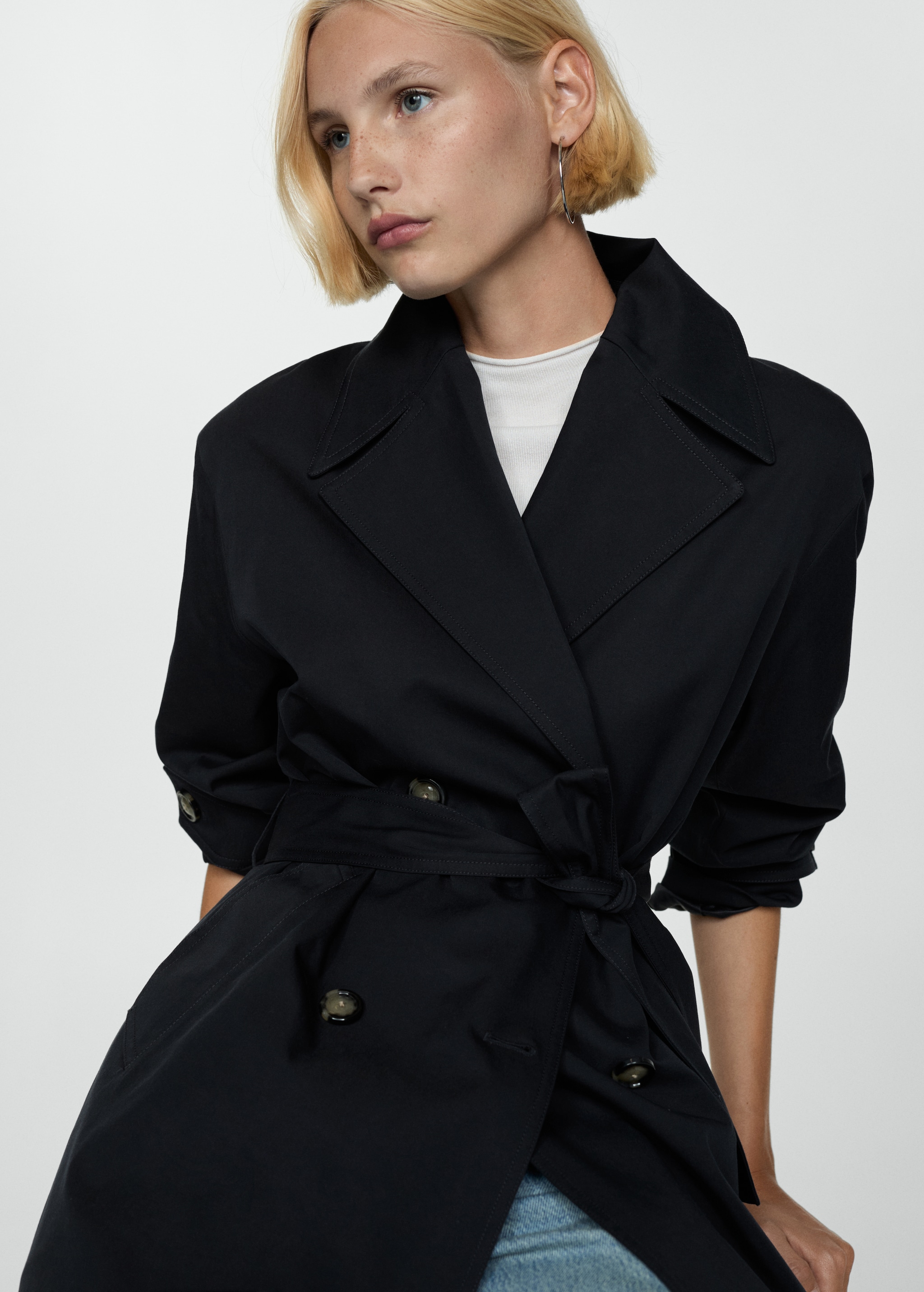 Double-breasted trench coat - Details of the article 2