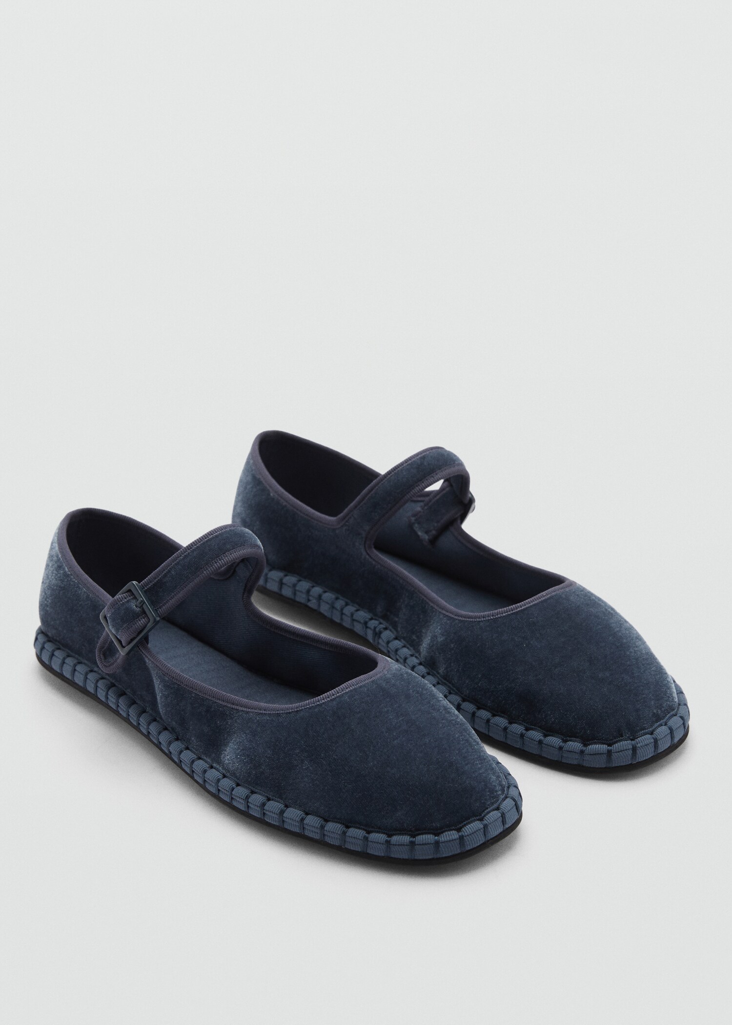 Ballerines velours - Plan moyen