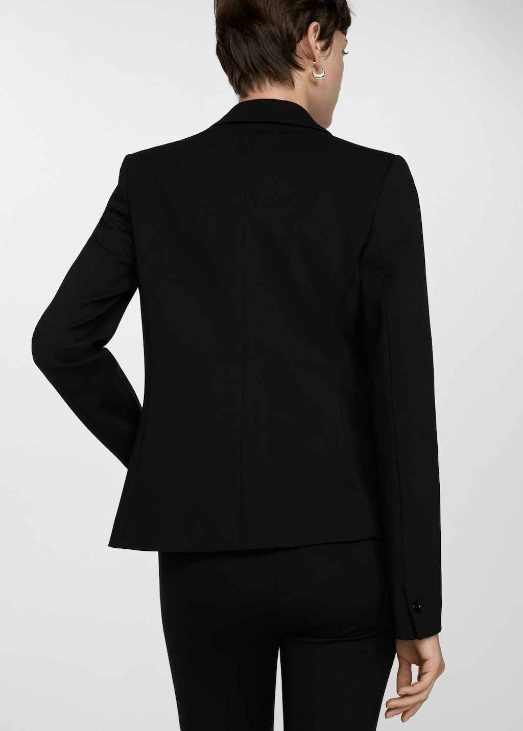 Suit jacket with pockets