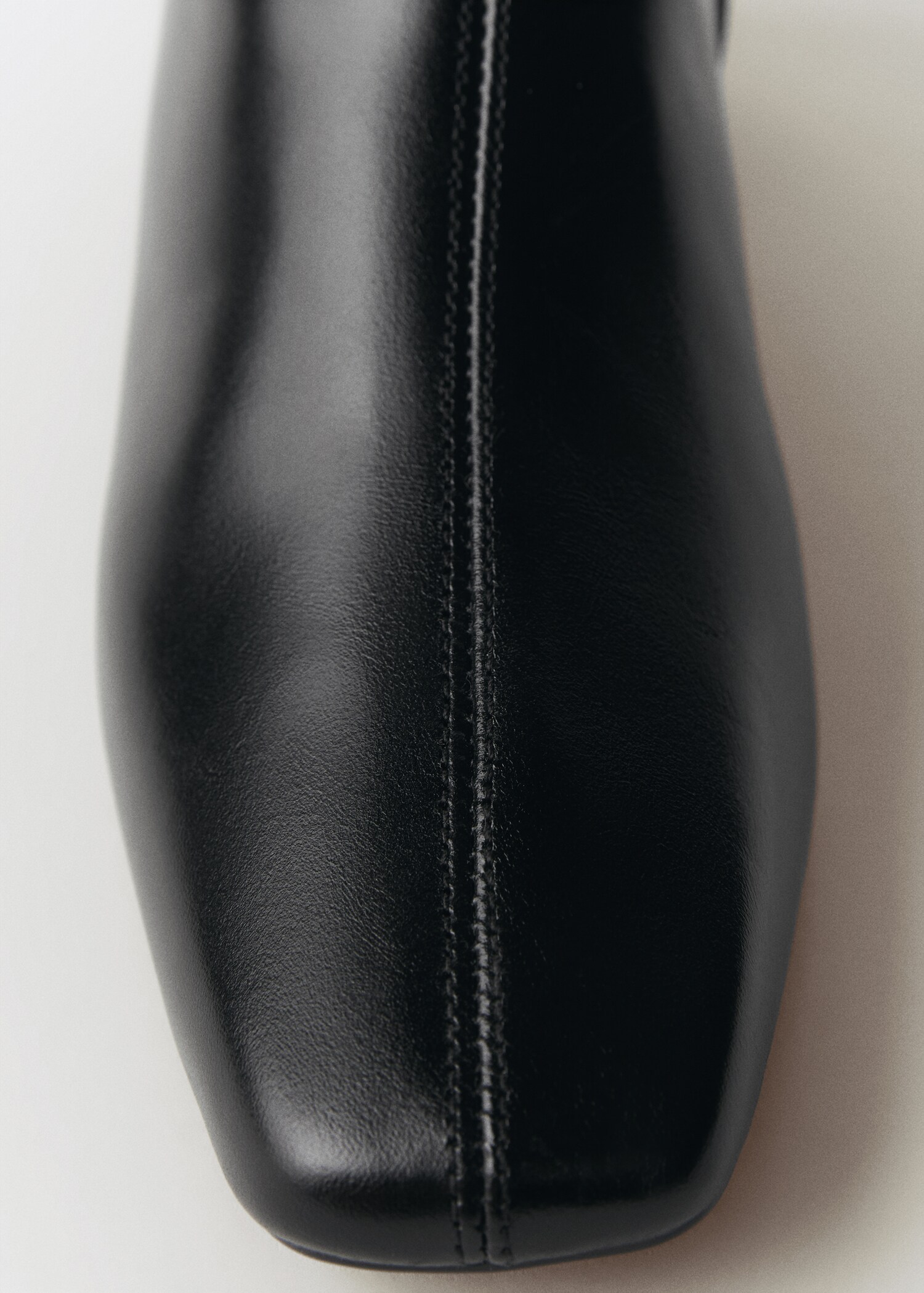 Lederstiefelette mit Absatz - Detail des Artikels 1