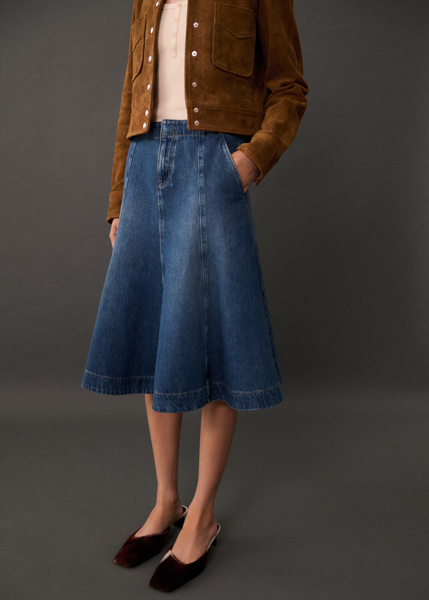 Jupe denim coutures contrastantes - Plan moyen
