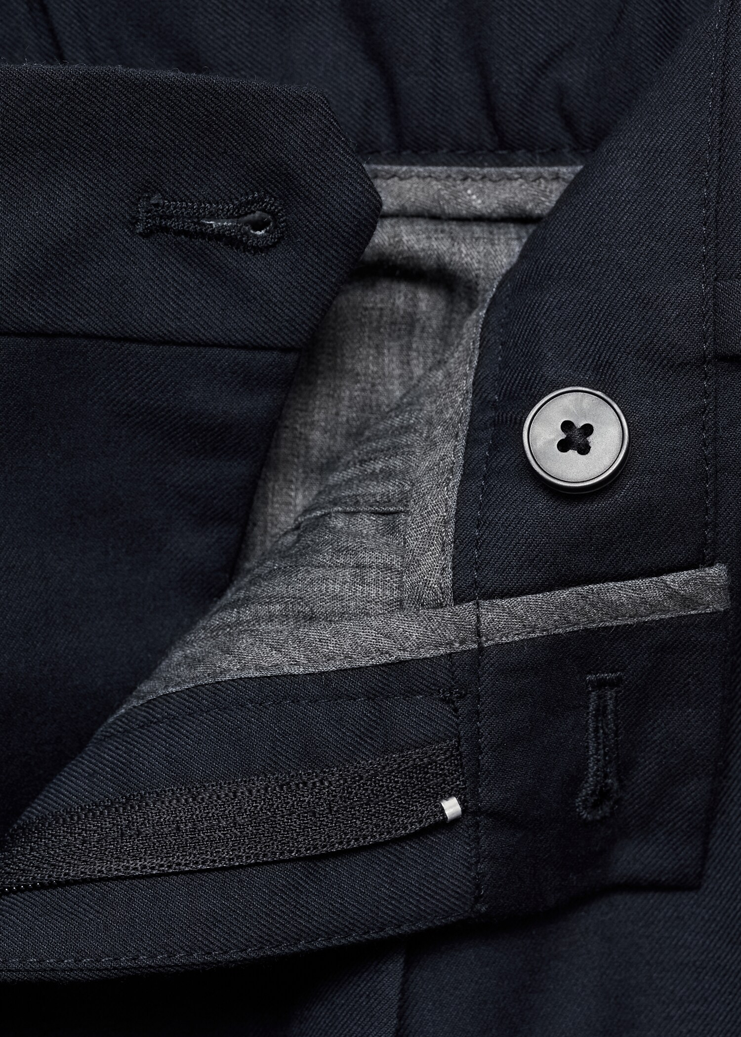 Pleated slim-fit trousers - Details of the article 8