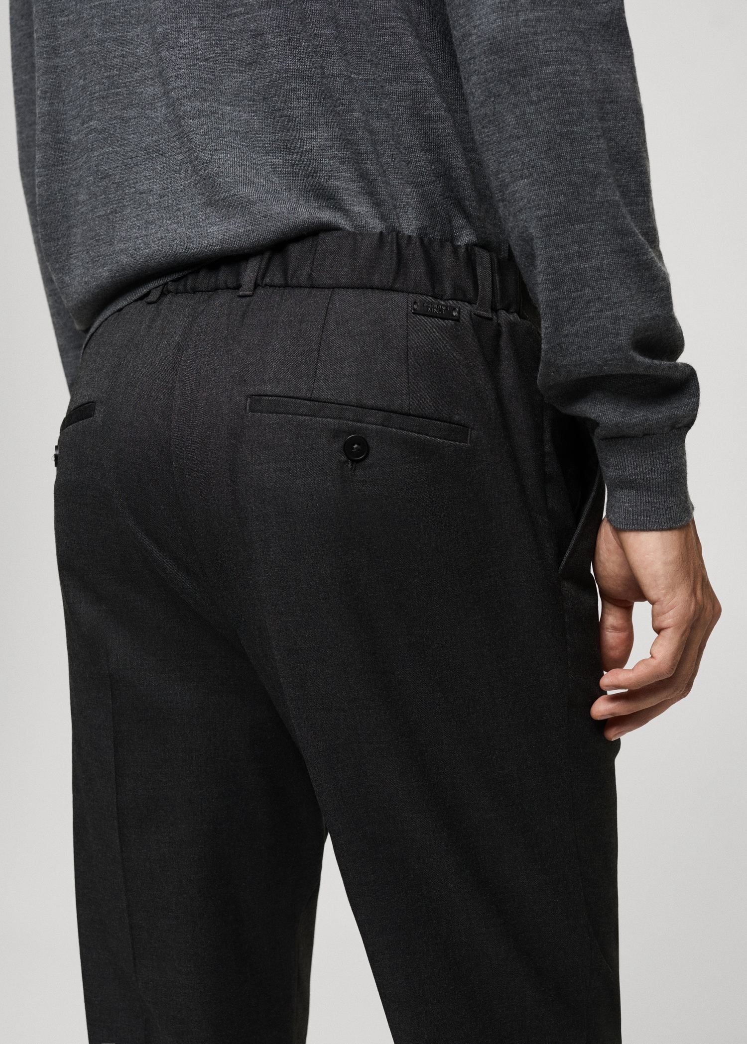 Pleated slim-fit trousers - Details of the article 2
