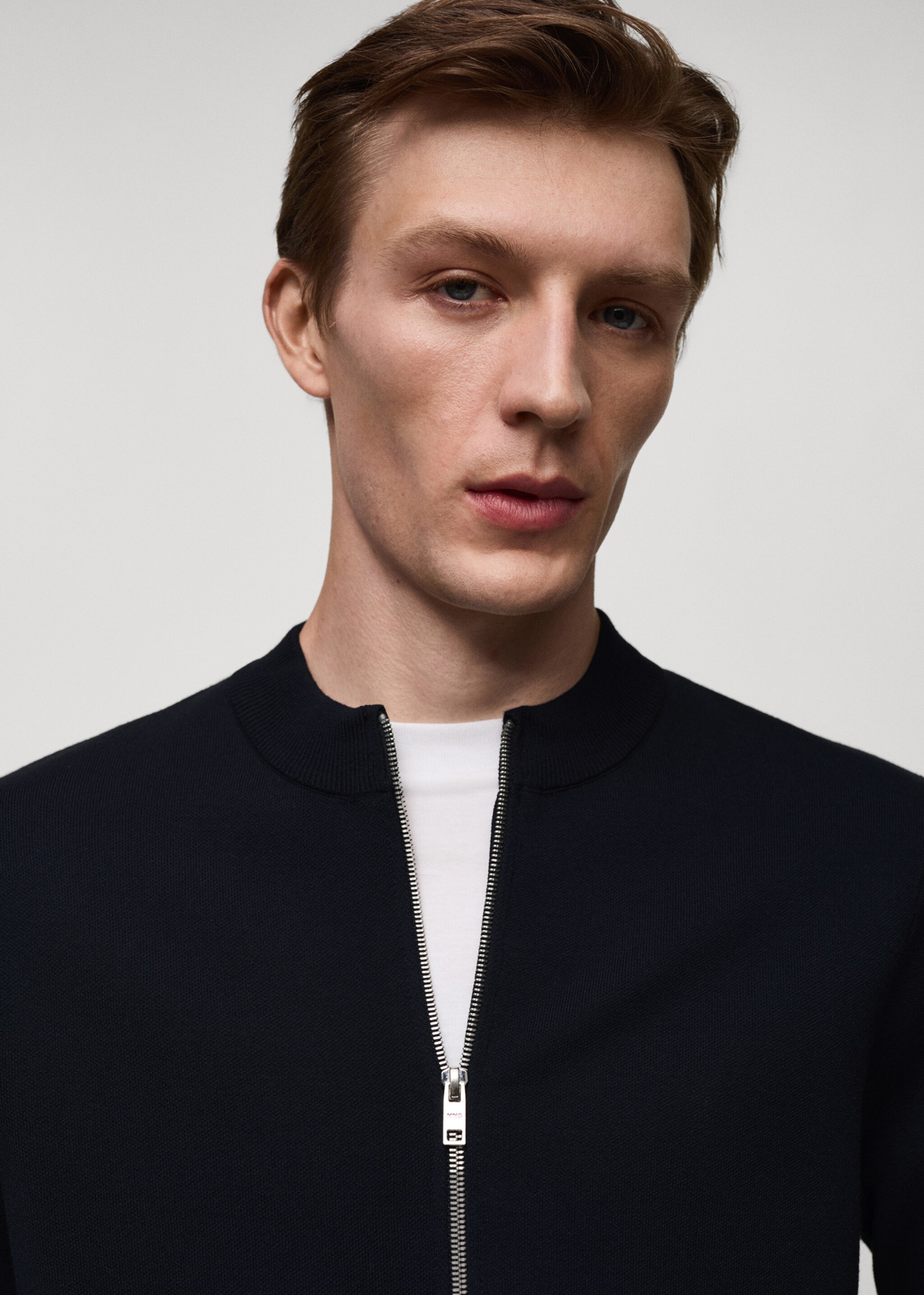 Medium-knit zip-up cardigan - Details of the article 1