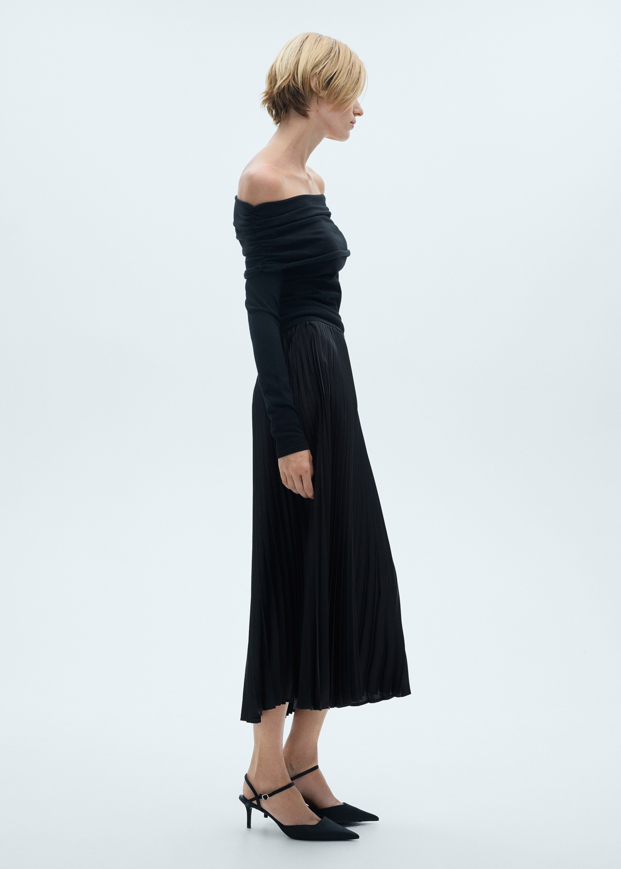 Pleated long skirt - Details of the article 1