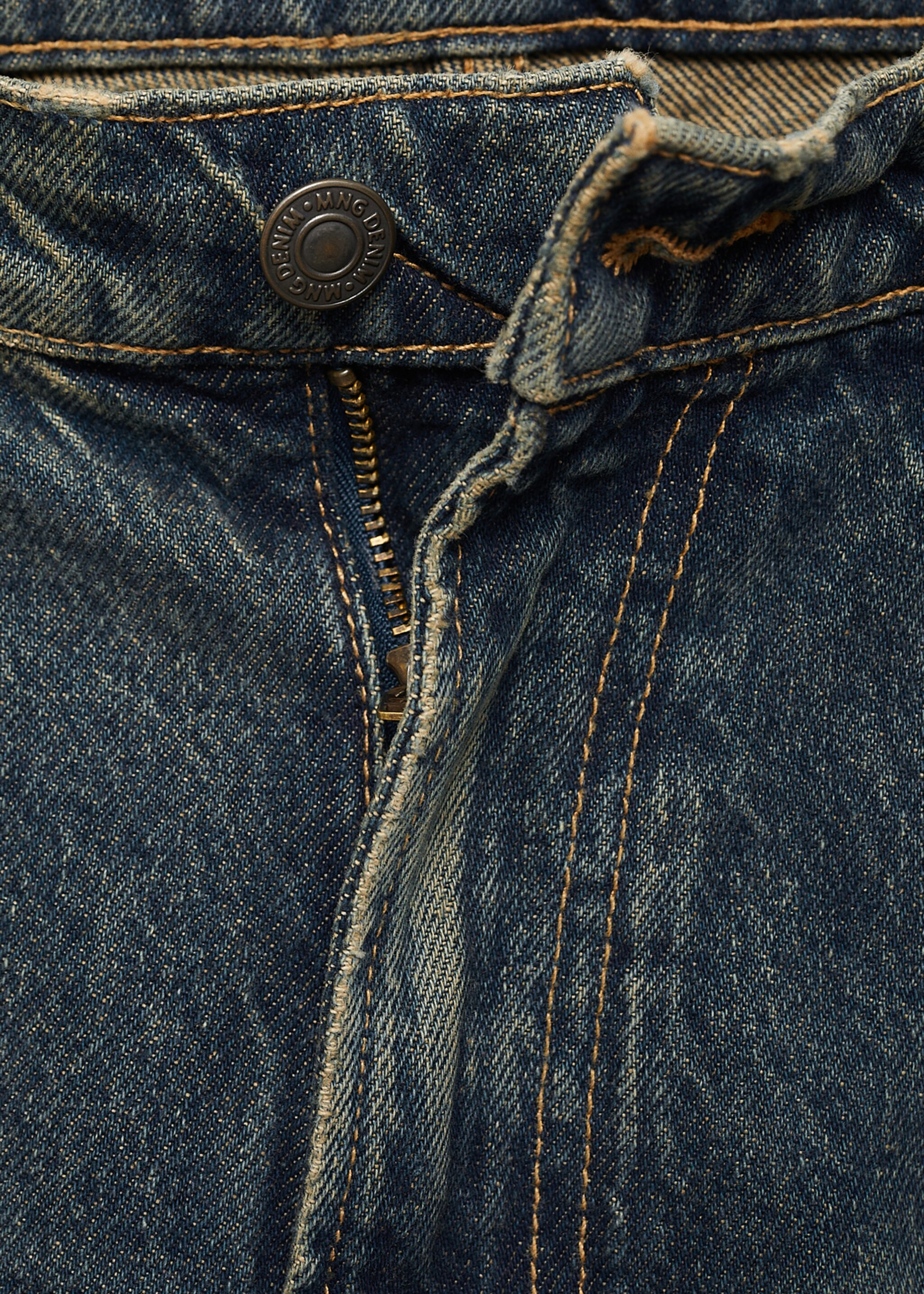 Straight-fit jeans with frayed effect - Details of the article 8