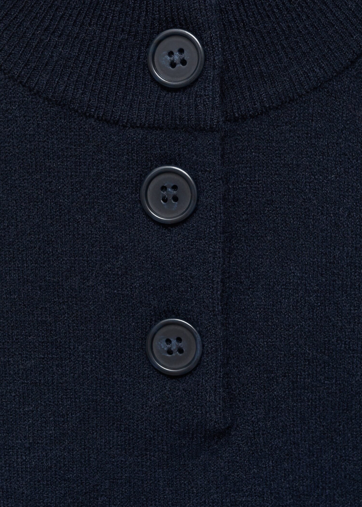 Knitted gilet with button collar - Details of the article 8