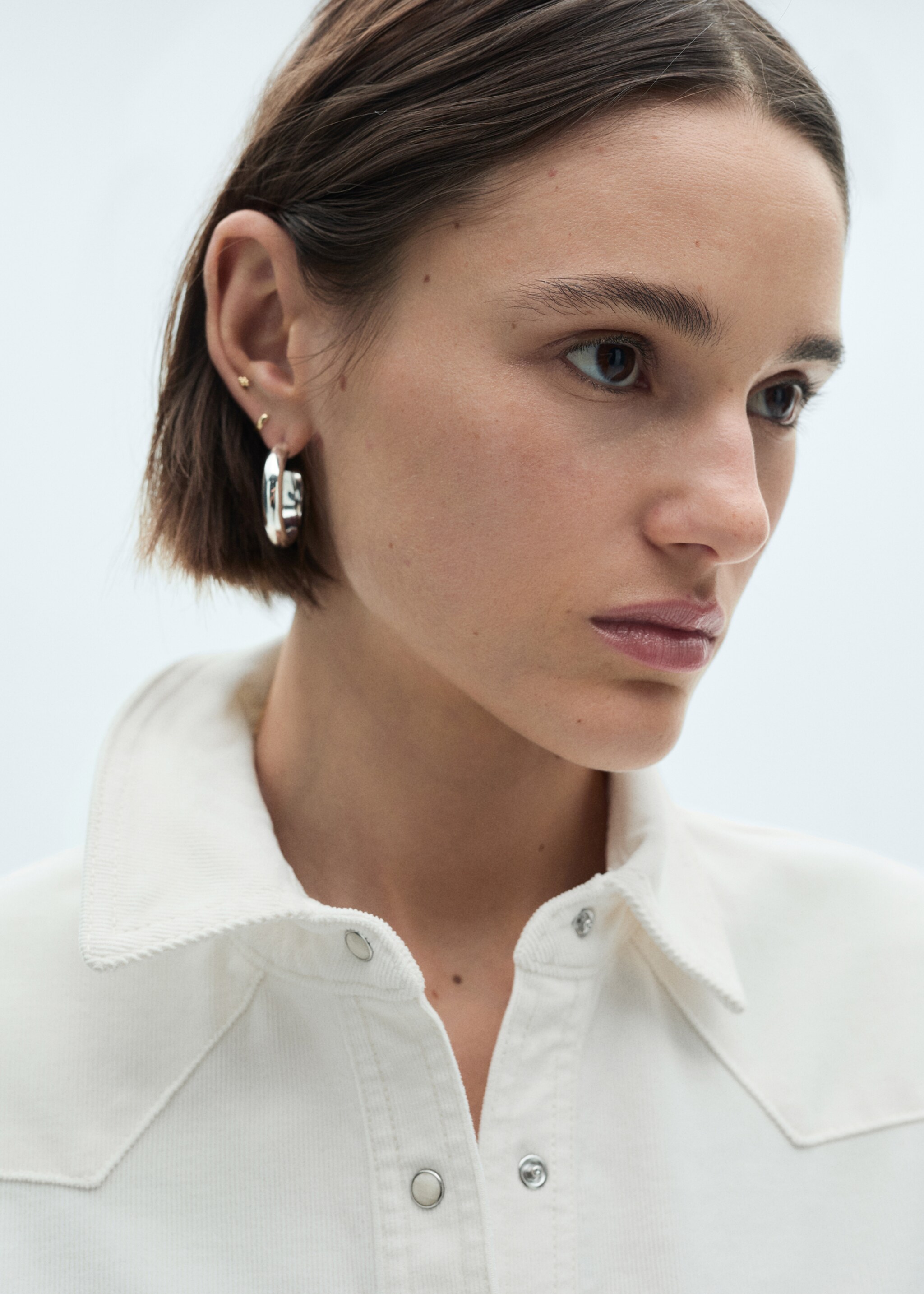 Micro-corduroy shirt with pockets - Details of the article 1, Off White. Ref: 77087114-00.