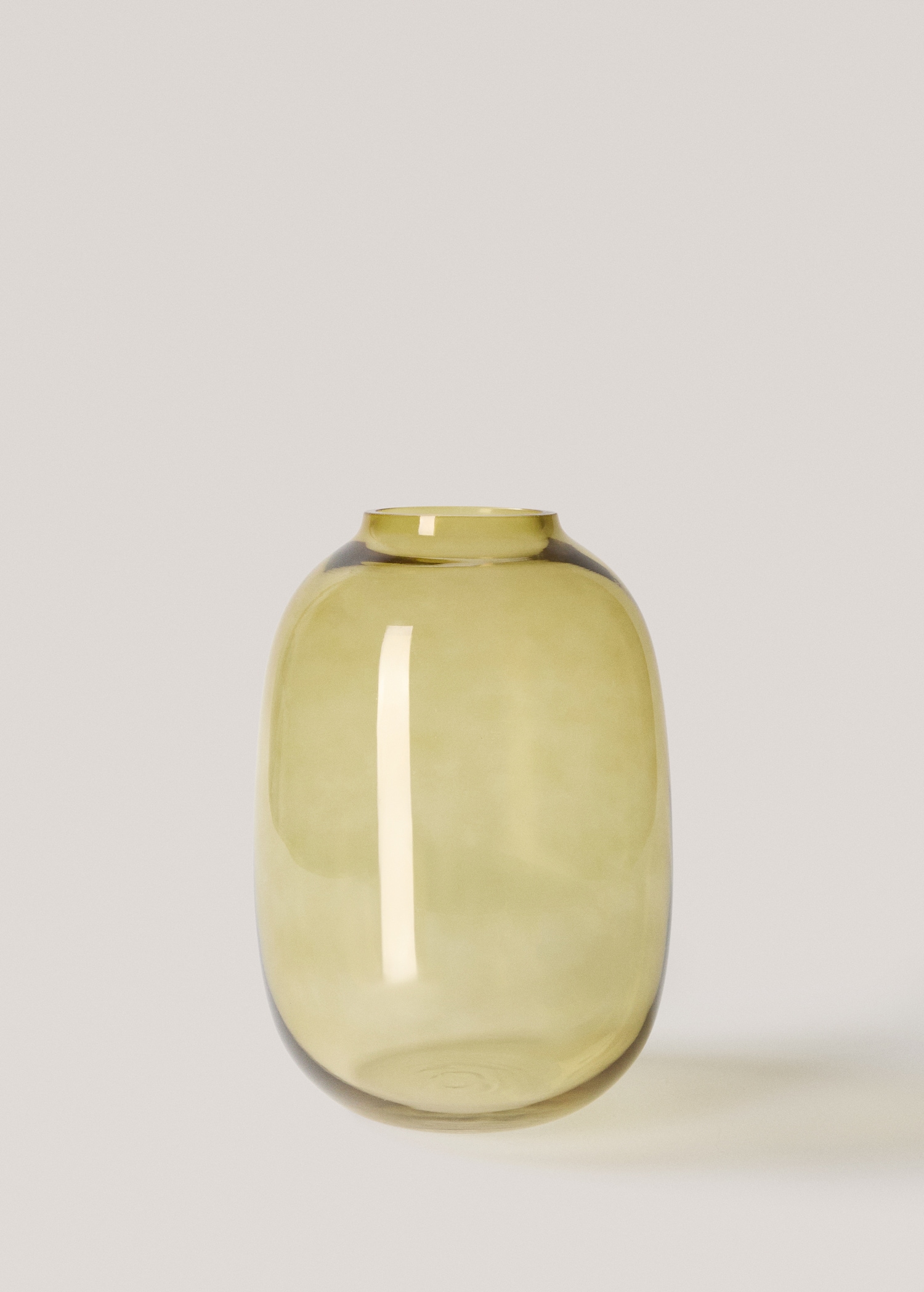 Green glass vase 6.7x10in - Article without model