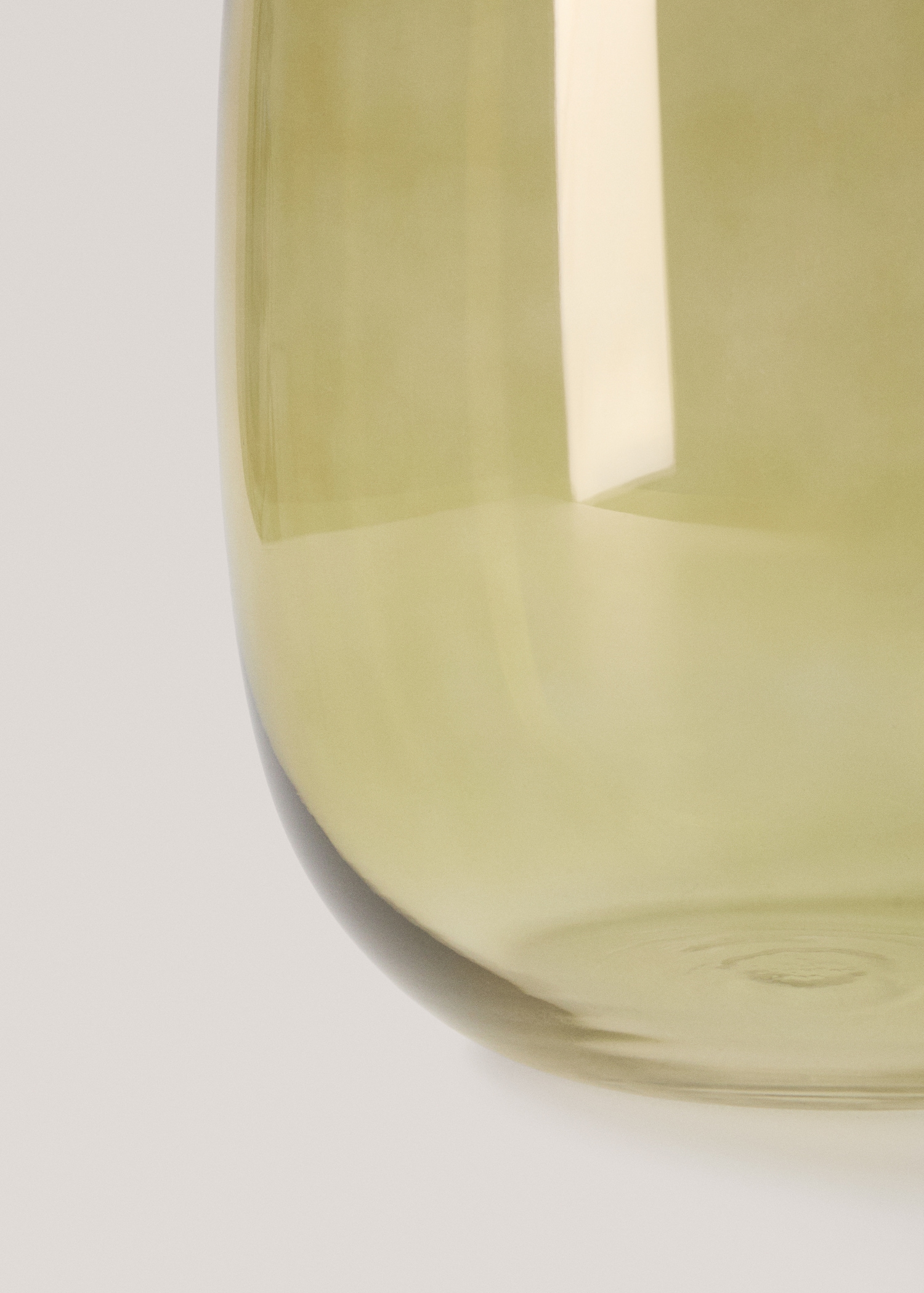 Green glass vase 6.7x10in - Details of the article 2