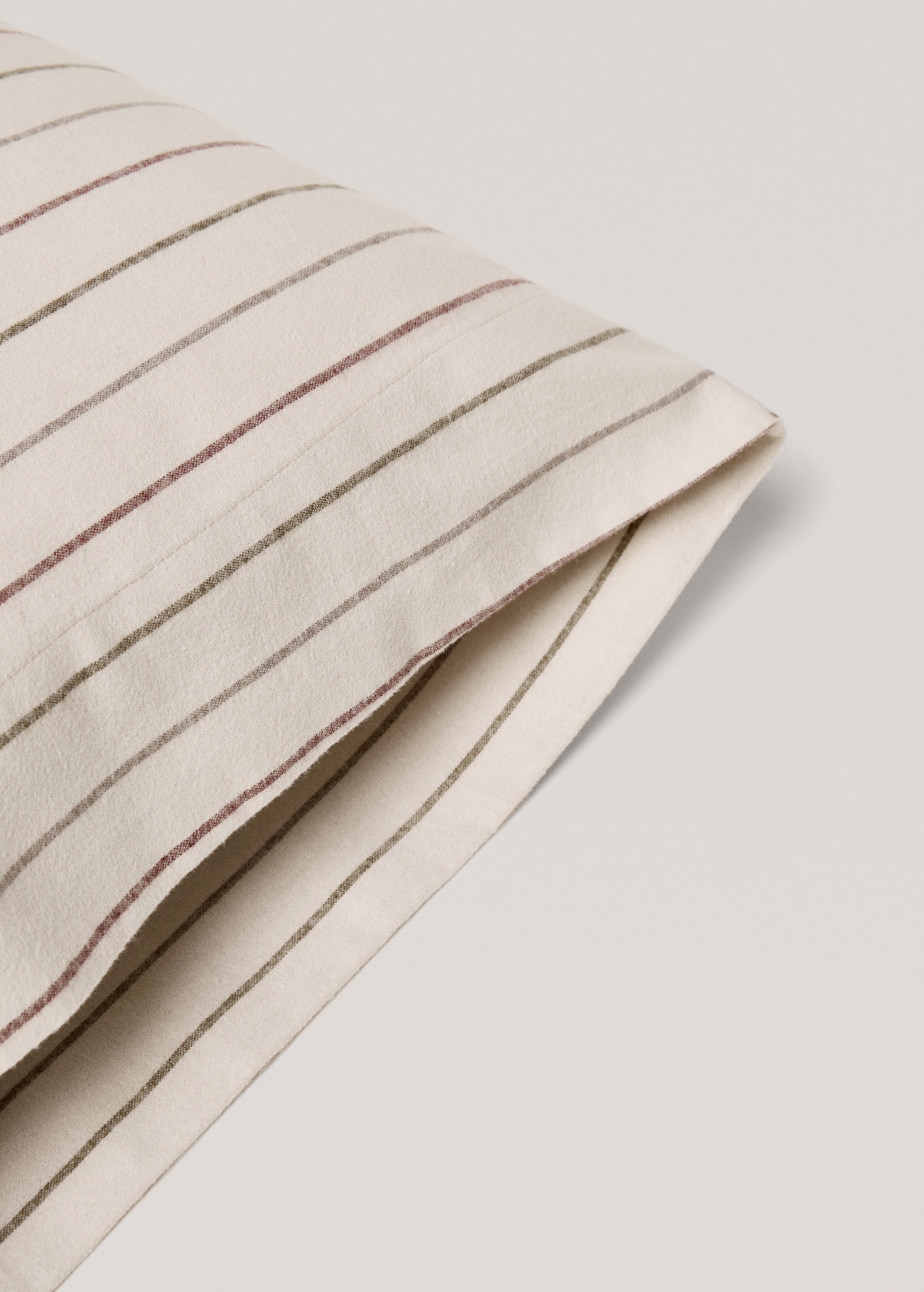 Striped flannel pillowcase 45x110cm - Details of the article 1