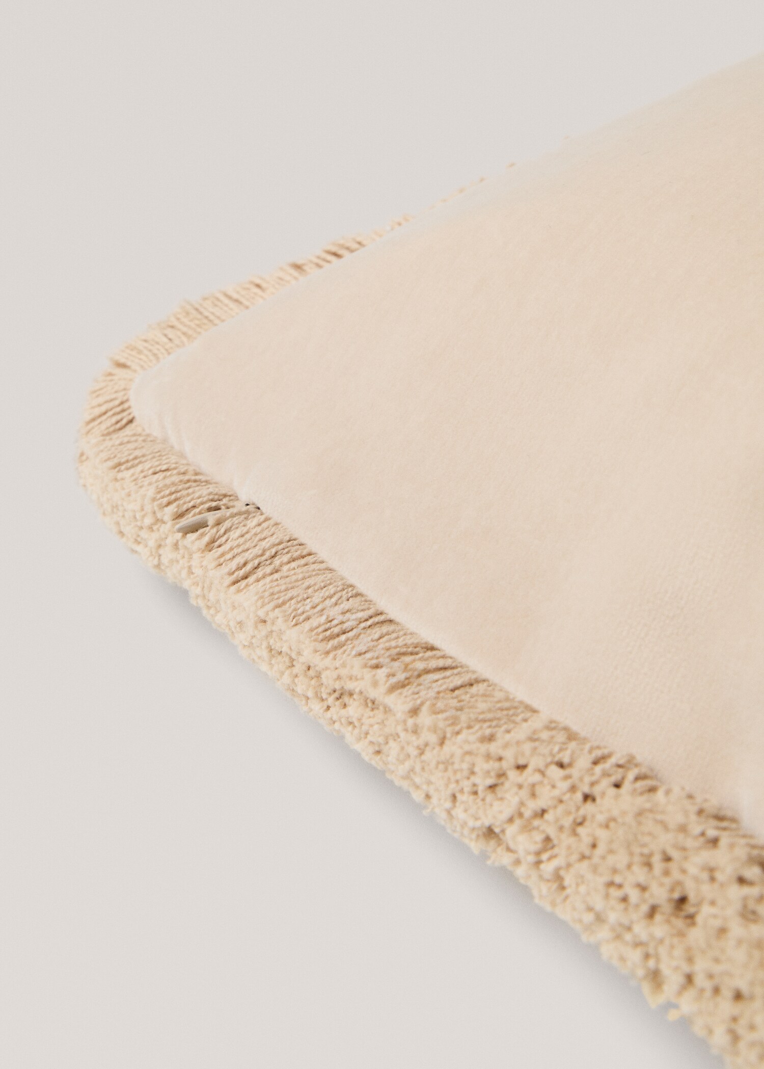 Pynteputetrekk i fløyel med frynser, 45x45 cm - Artikkeldetalj 1