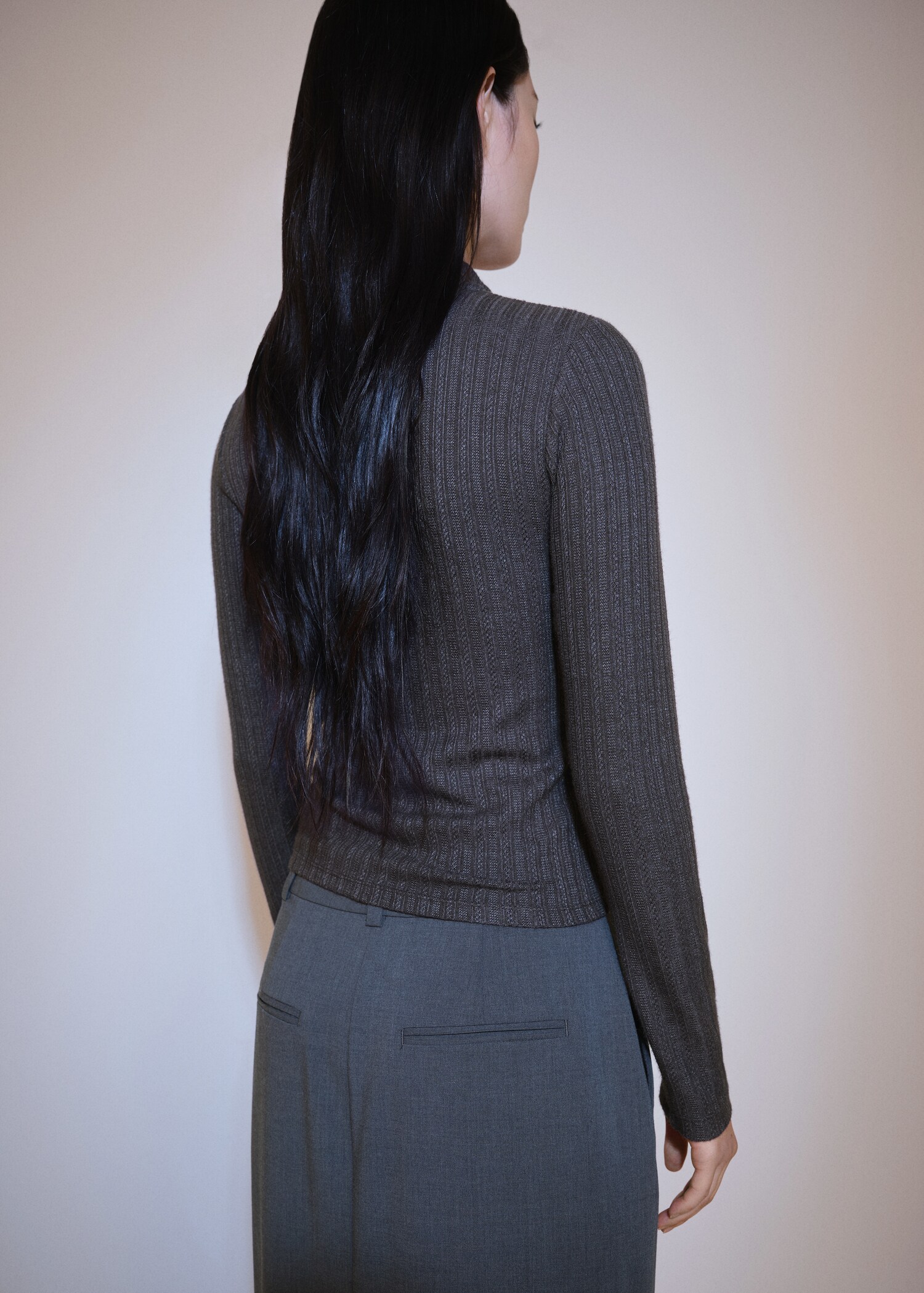 Zip knit sweater - Reverse of the article