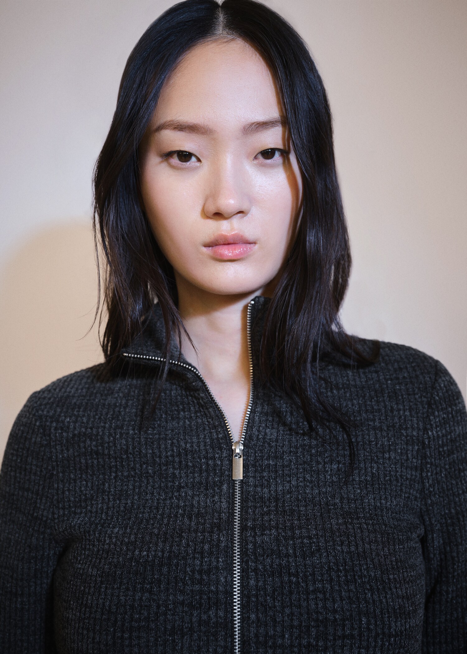 Knitted jacket with zip - Details of the article 1