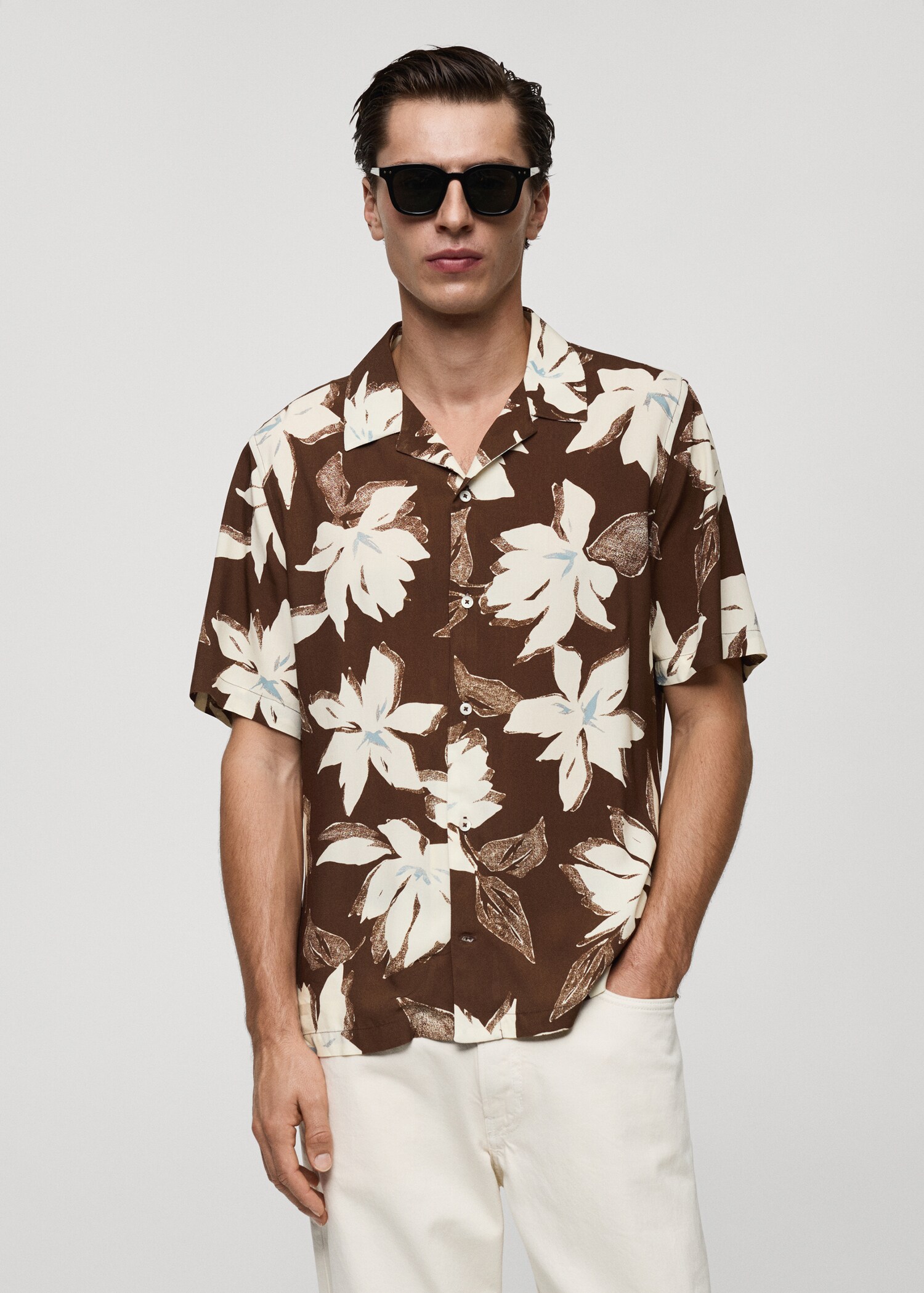 Kemeja motif Hawaiian regular-fit - Tampilan Sedang