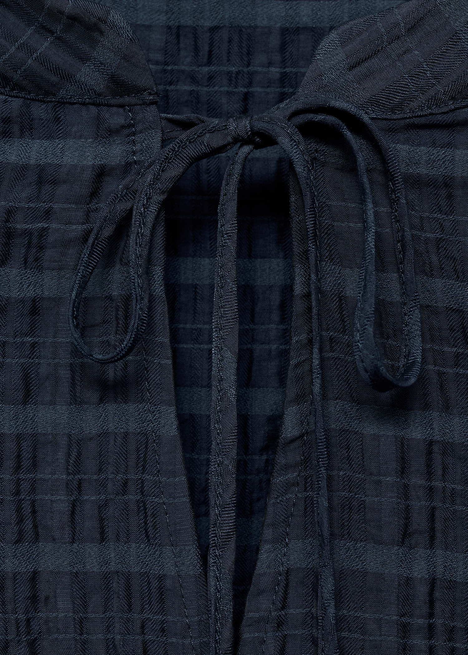 Blouse à carreaux avec un nœud - Détail de l'article 8