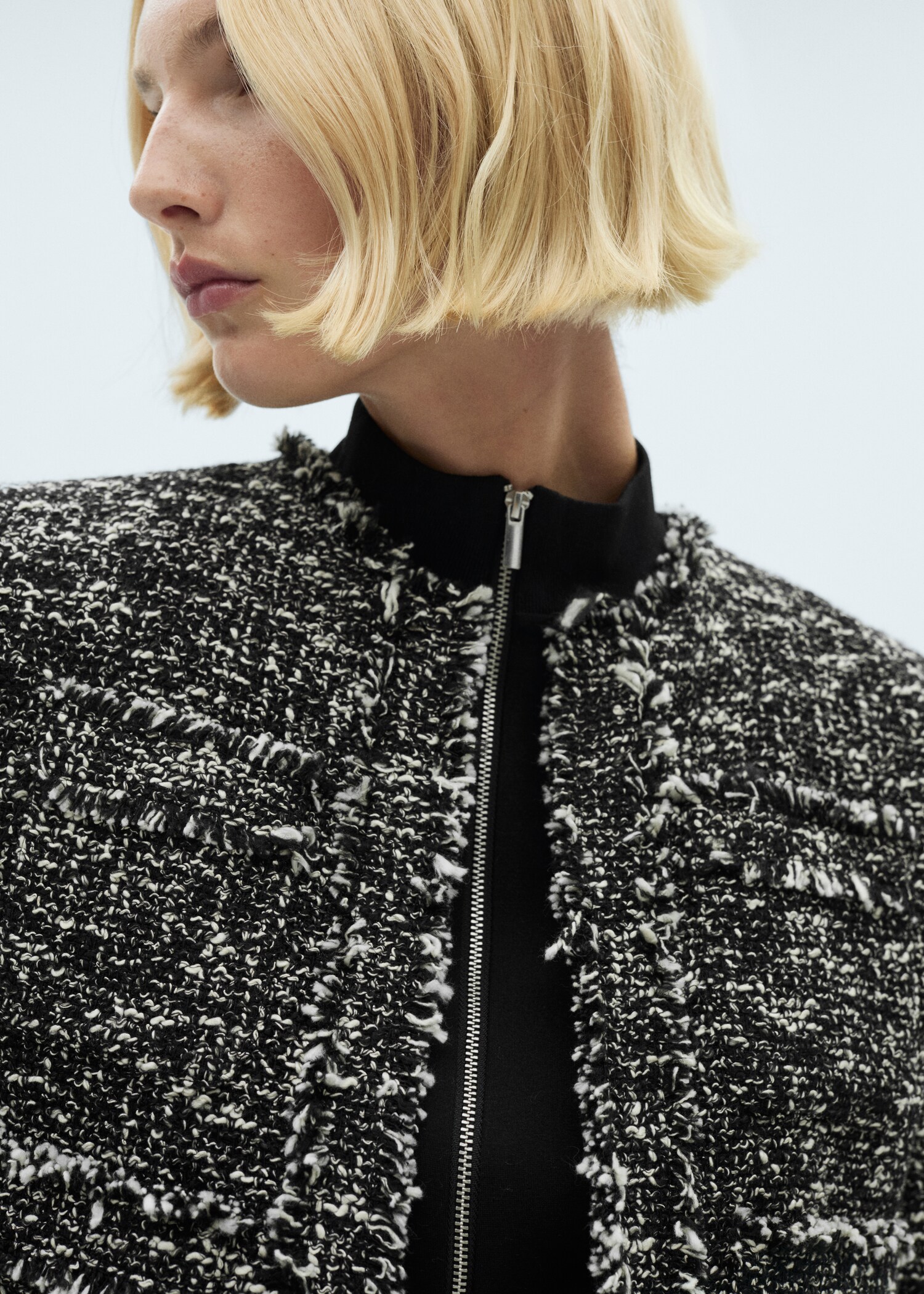 Tweed jacket with frayed ends - Details of the article 1