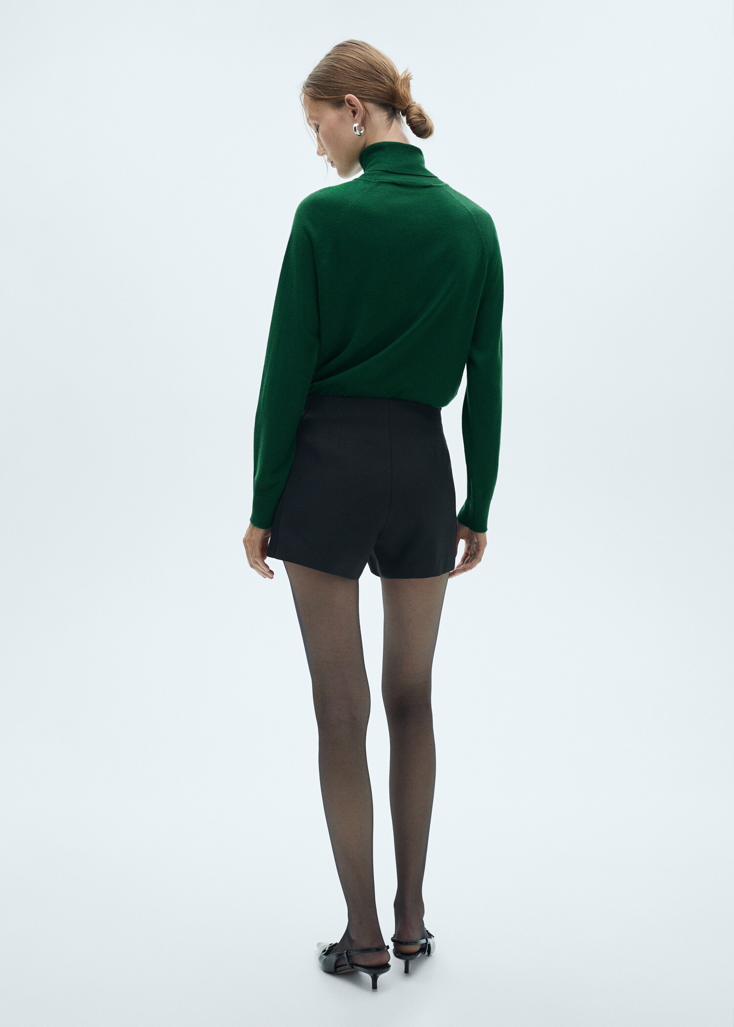 Fine-knit turtleneck sweater - Reverse of the article