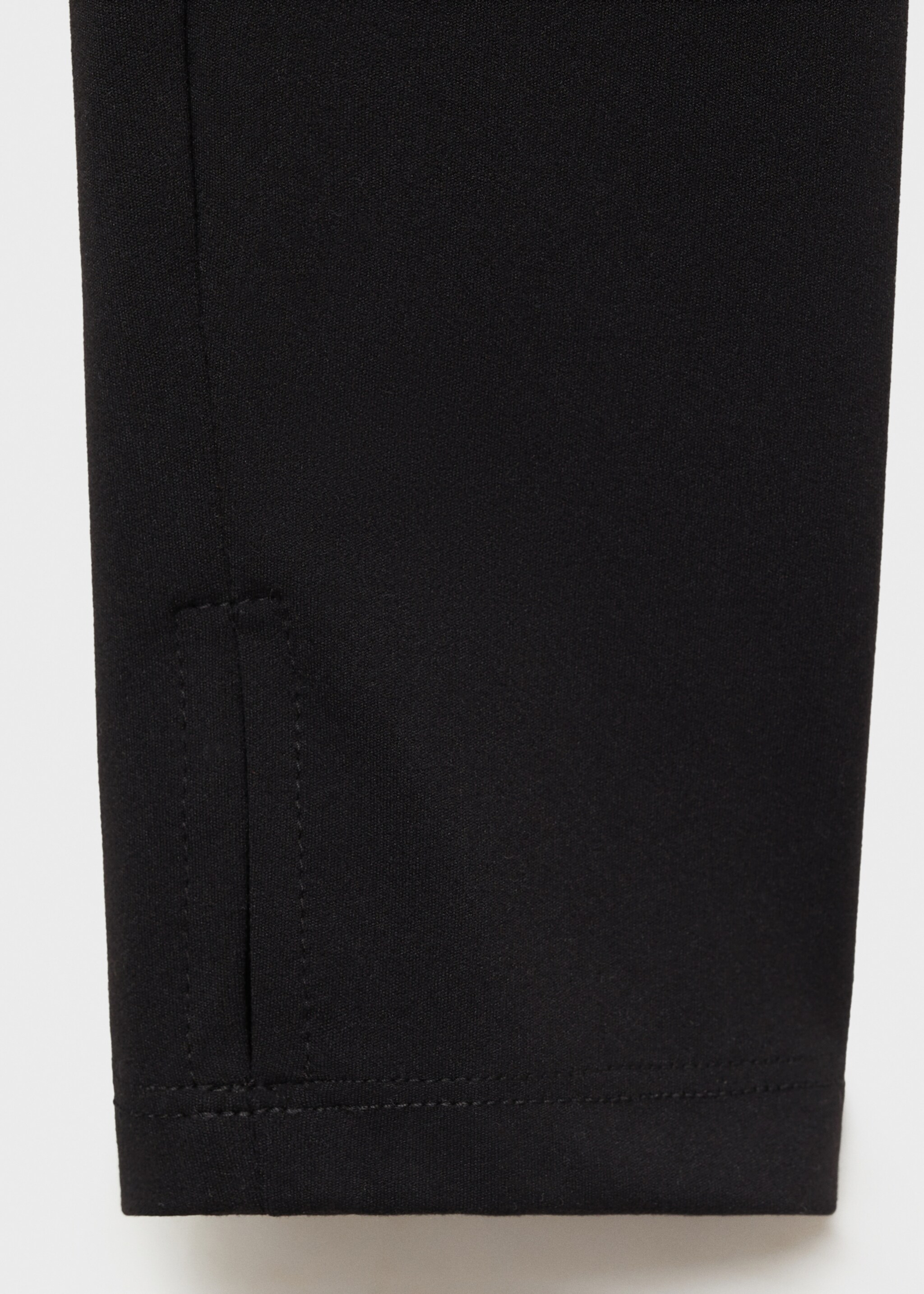 Sports sweatshirt with zip - Details of the article 8