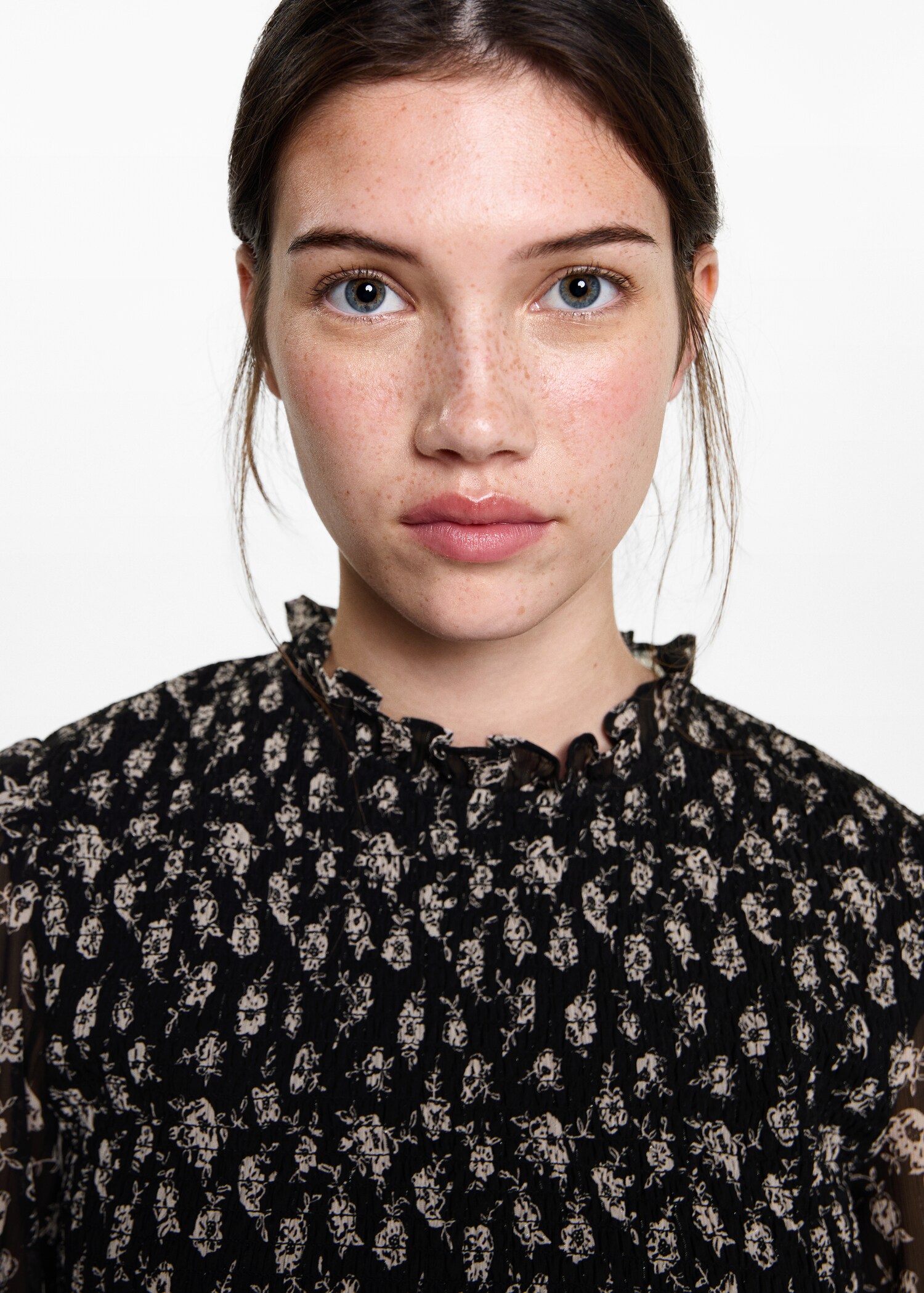 Floral gathered blouse - Details of the article 1