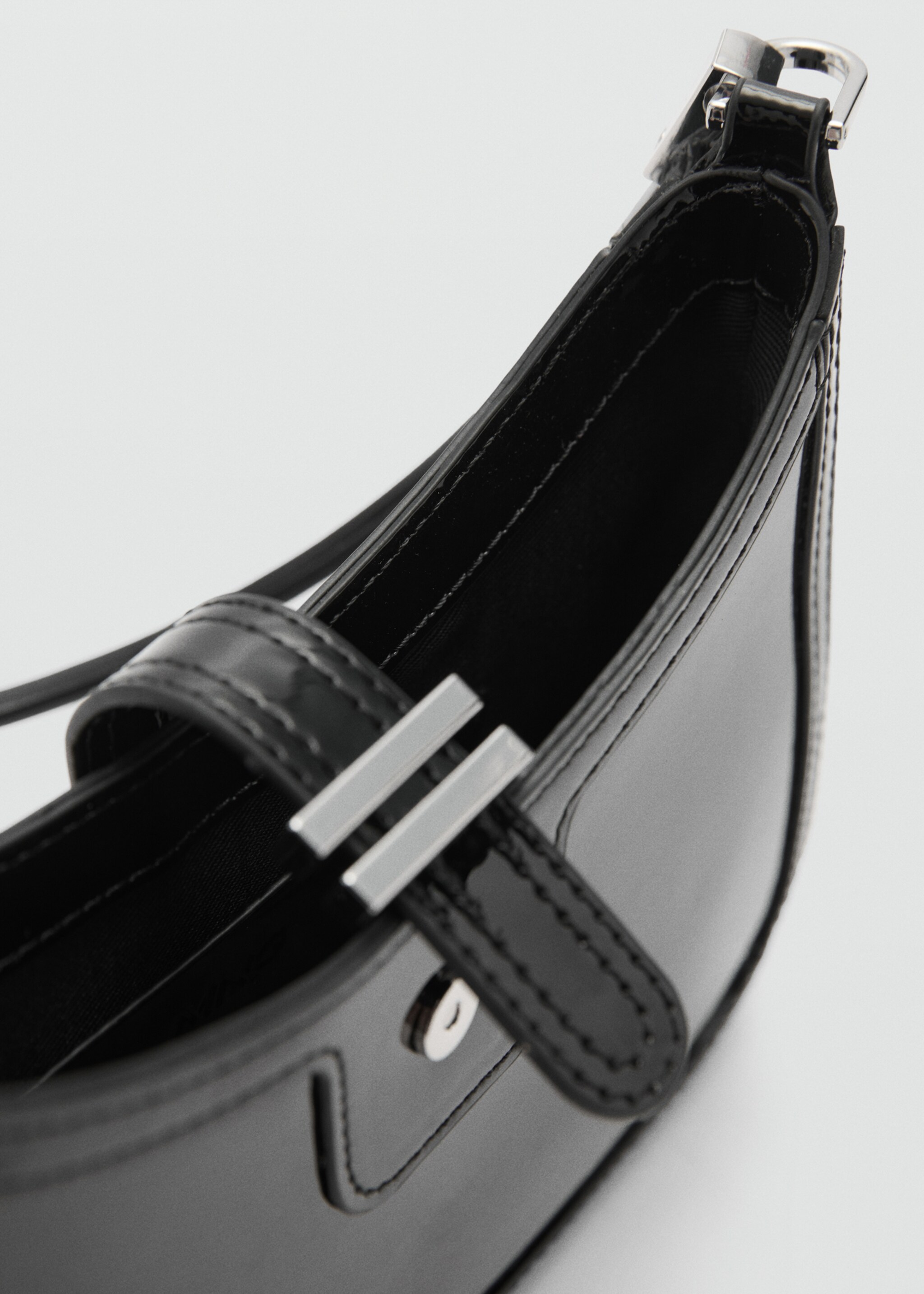 Bolso hombro efecto charol - Detalle del artículo 2