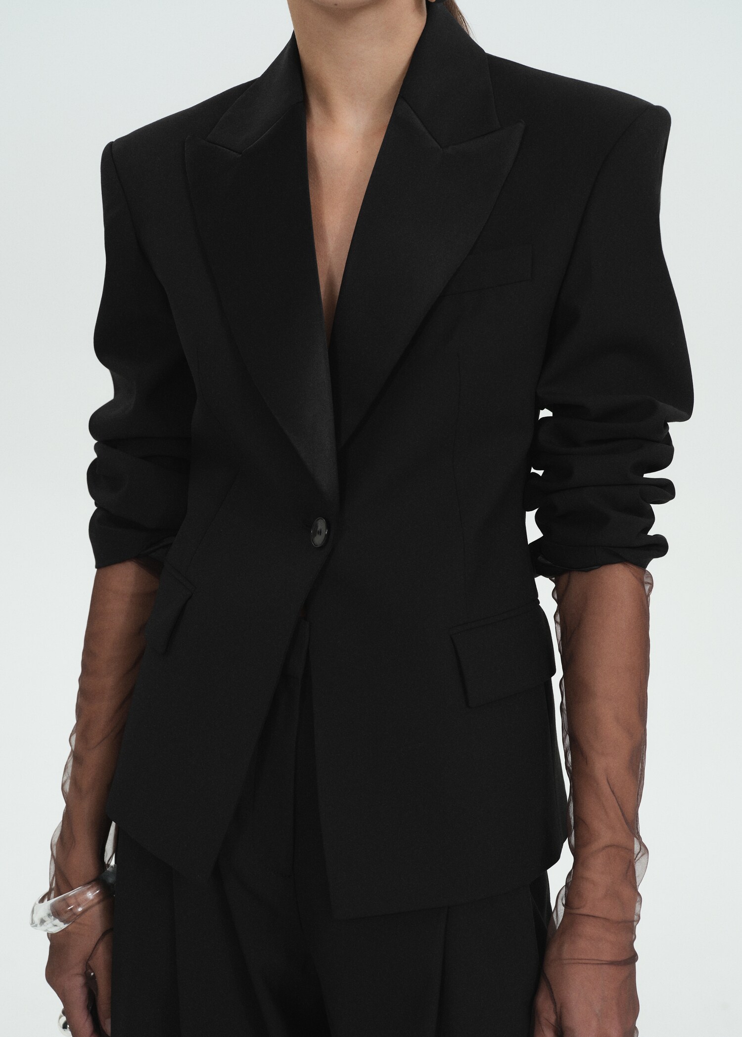 Blazer laine revers satinés - Plan moyen