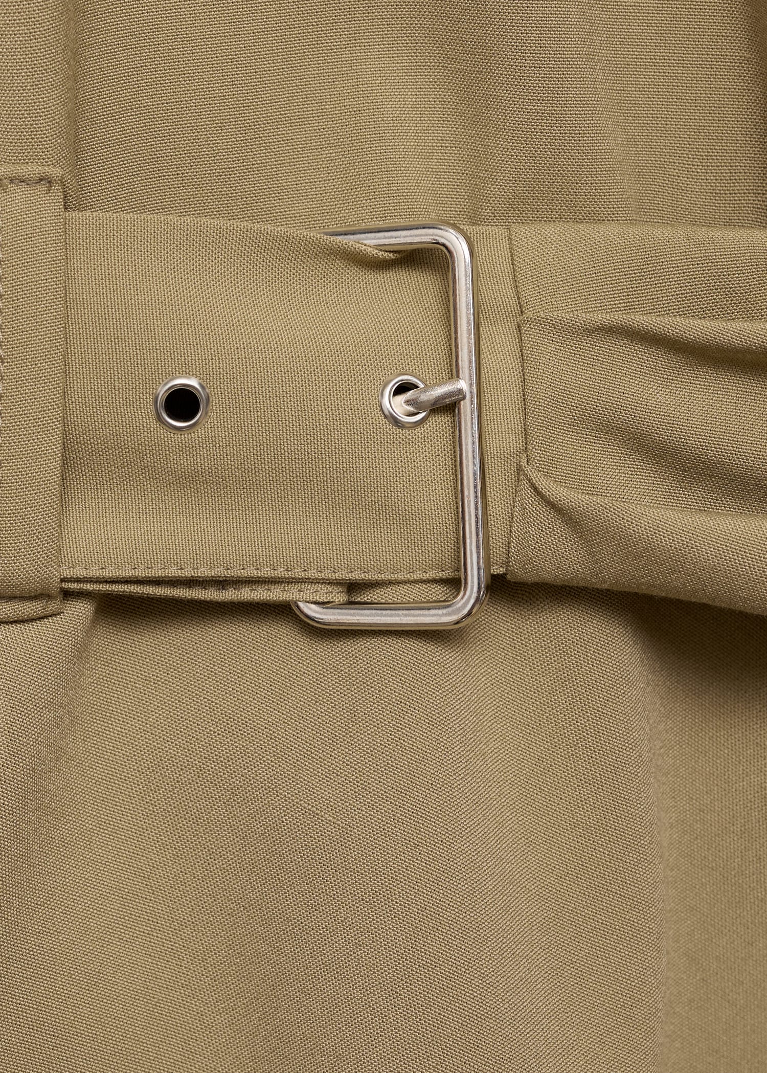 Blouse with shoulder pads and belt - Details of the article 8