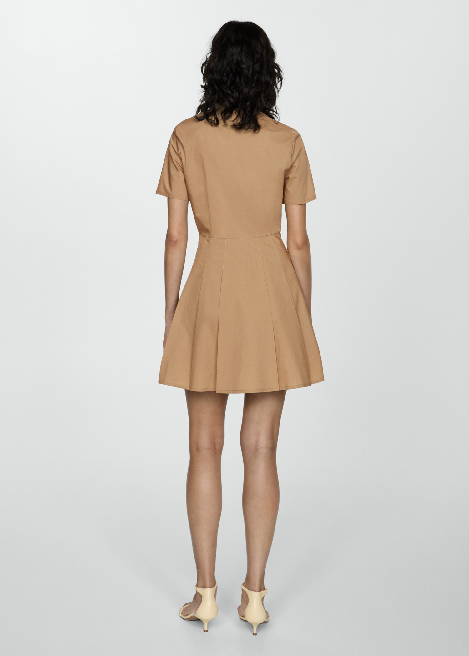Vestido camisero plisado - Reverso del artículo
